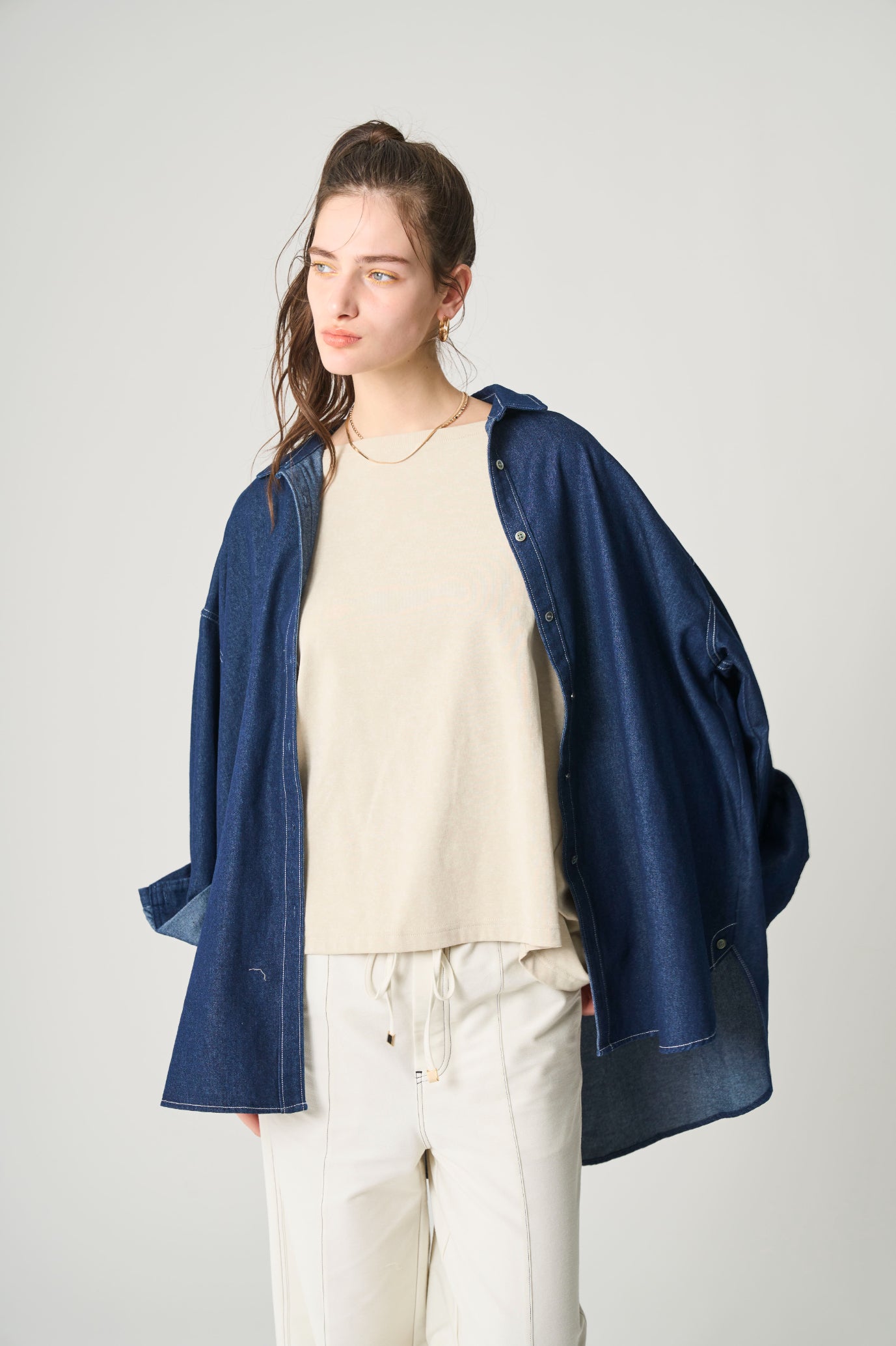 【ACUTA】ウォッシュデニム2WAYシャツ