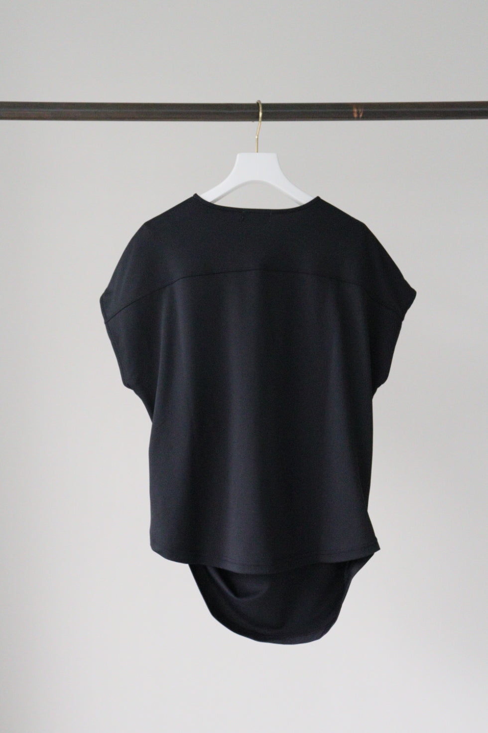 【ACUTA アクータ】【UVカット】【接触冷感】【吸水速乾】ベアスムースアシメドレープカットシャツ