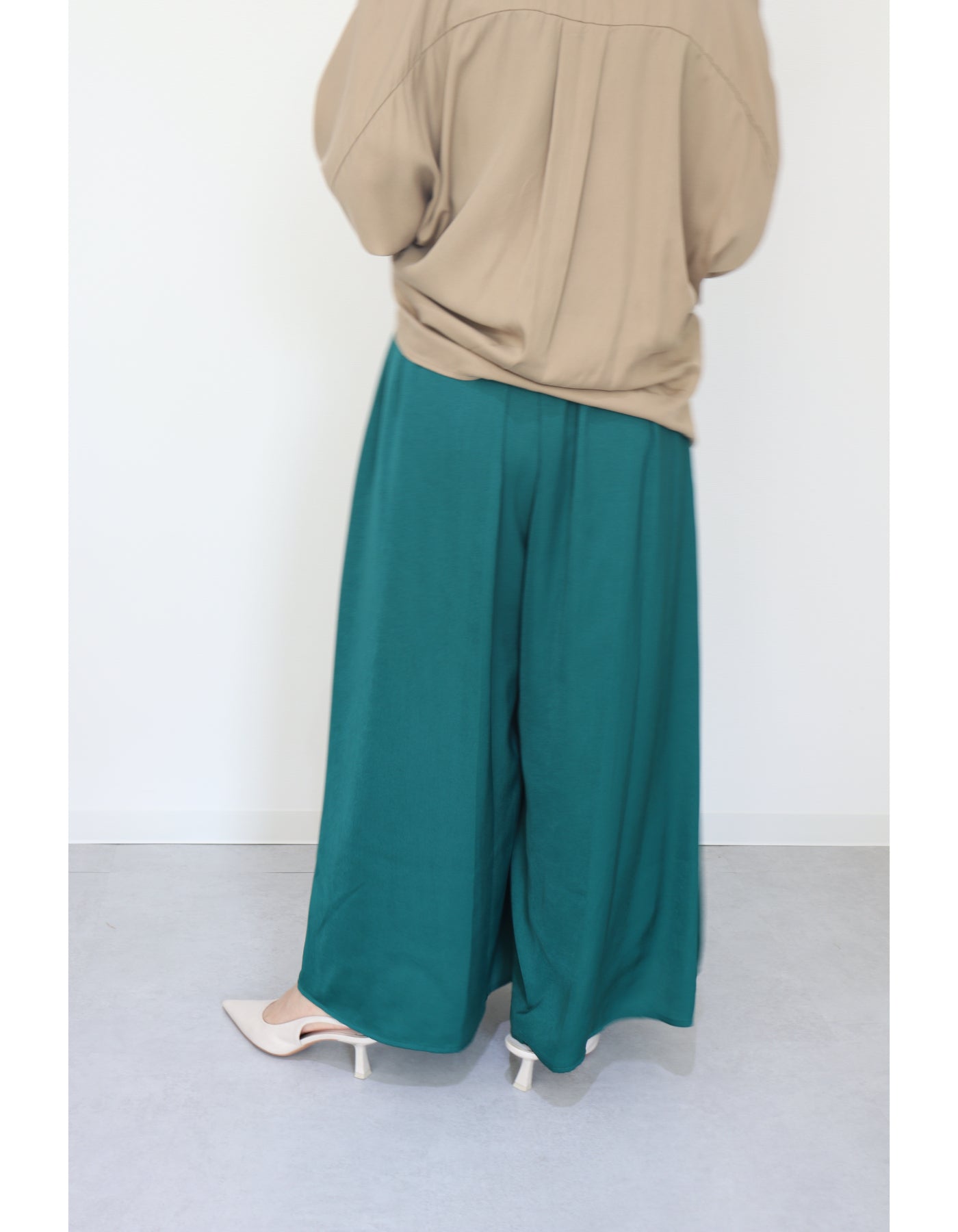 【ACUTA アクータ】サテンイージーラップパンツ