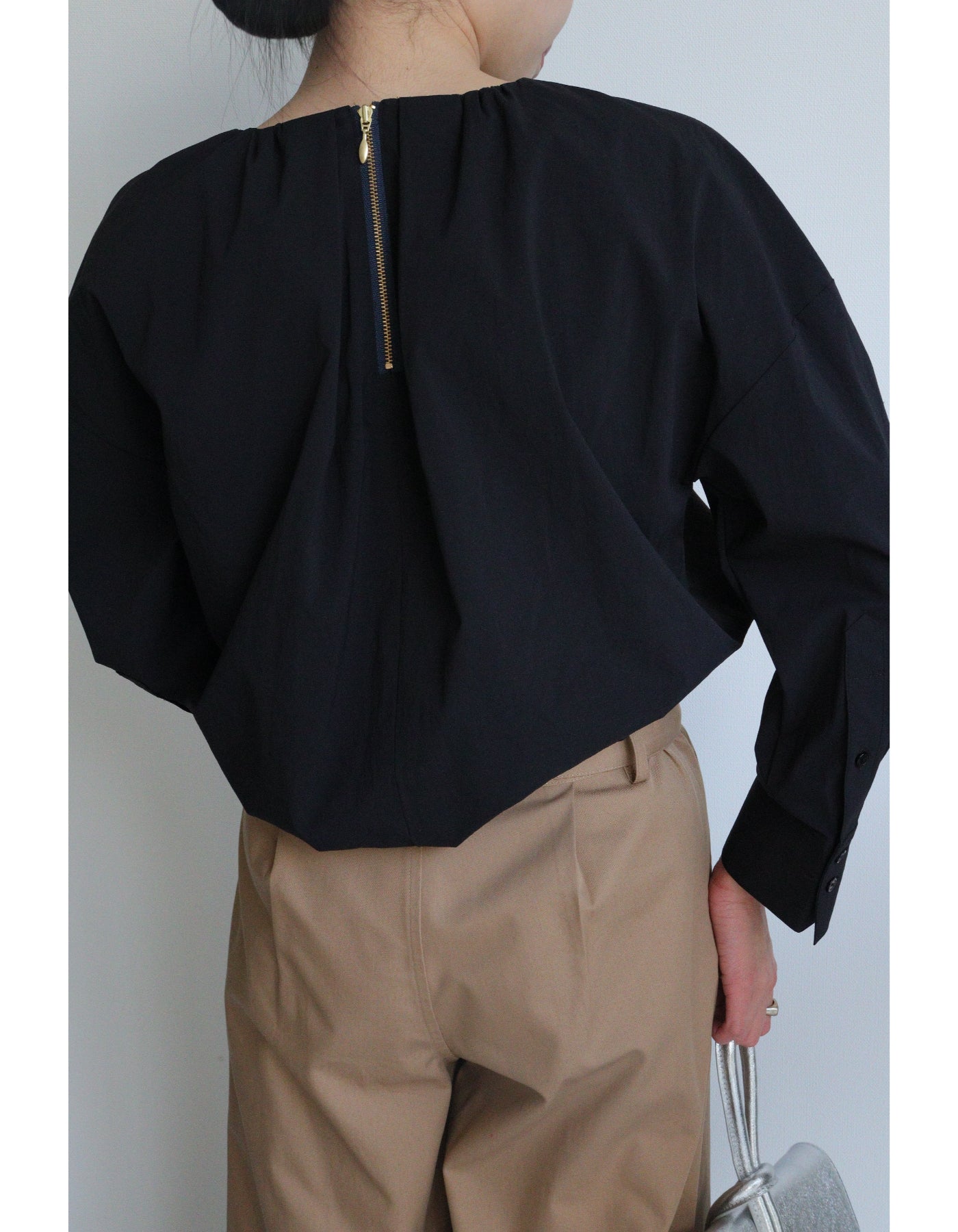 【ACUTA】ストレッチバルーンTブラウス