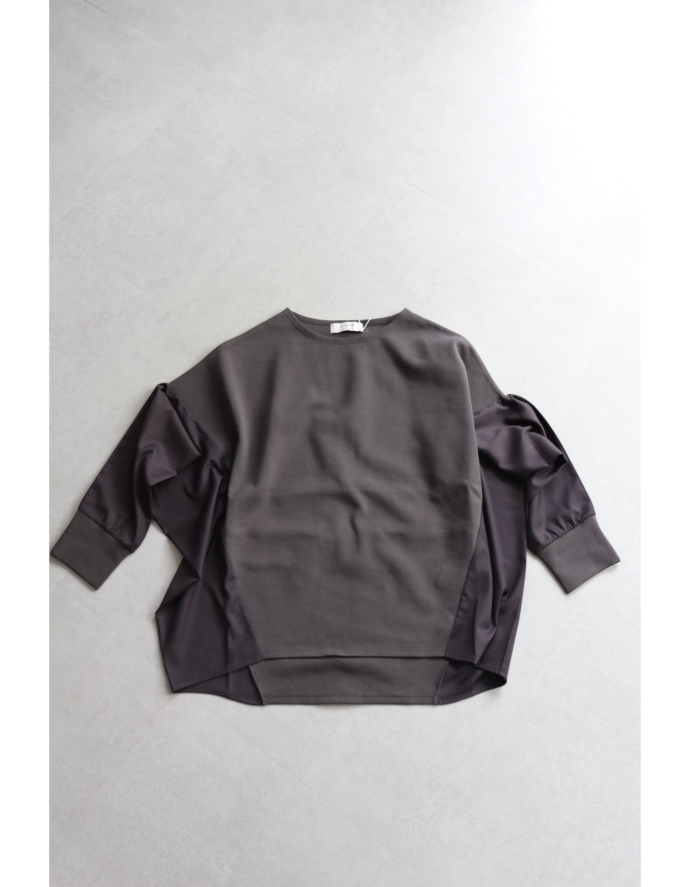 【ACUTA アクータ】デザインシャツスリーブカットソー