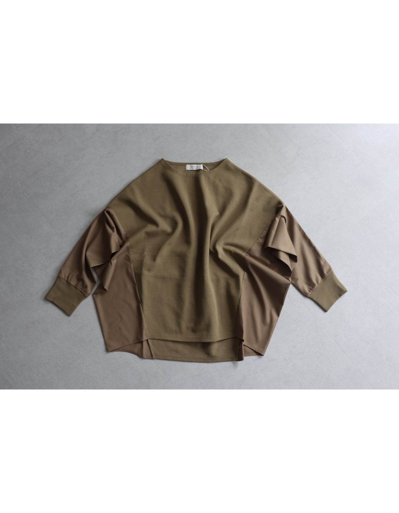 【ACUTA アクータ】デザインシャツスリーブカットソー