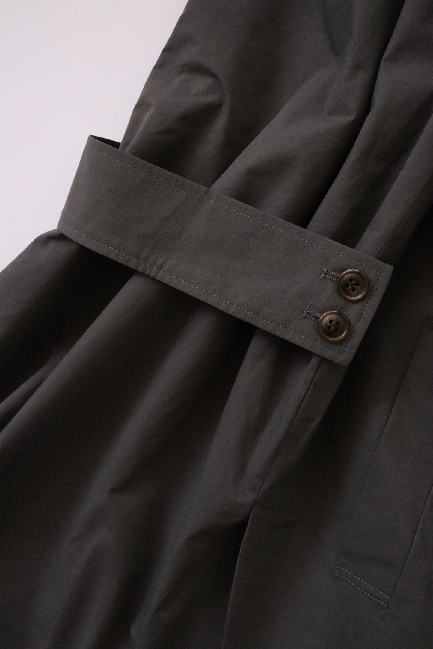 【ACUTA】袖リブバックベルトショートコート