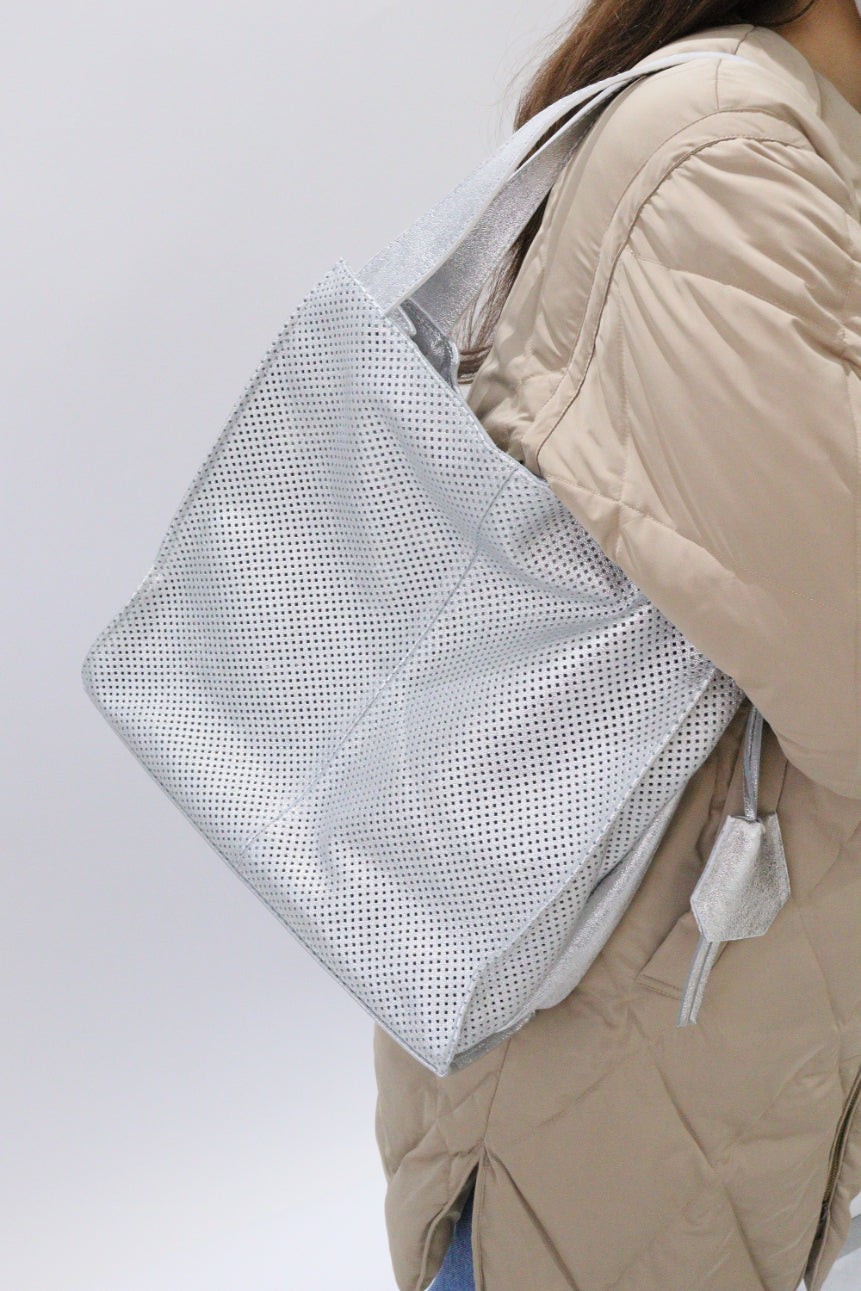 【MILLELA FIRENZE】パンチングレザースクエアトートバッグ