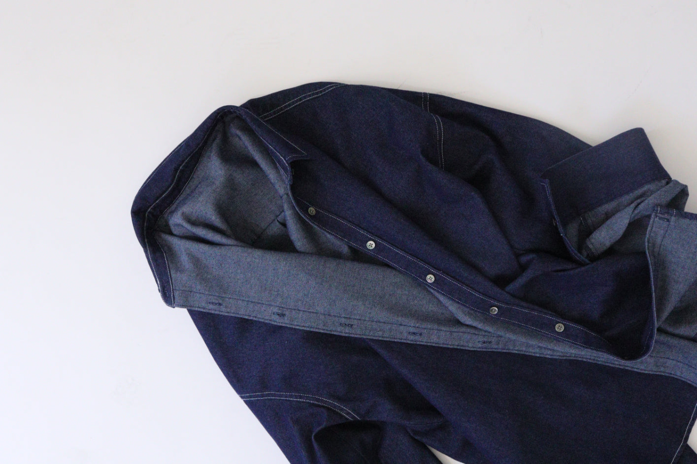 【ACUTA】ウォッシュデニム2WAYシャツ