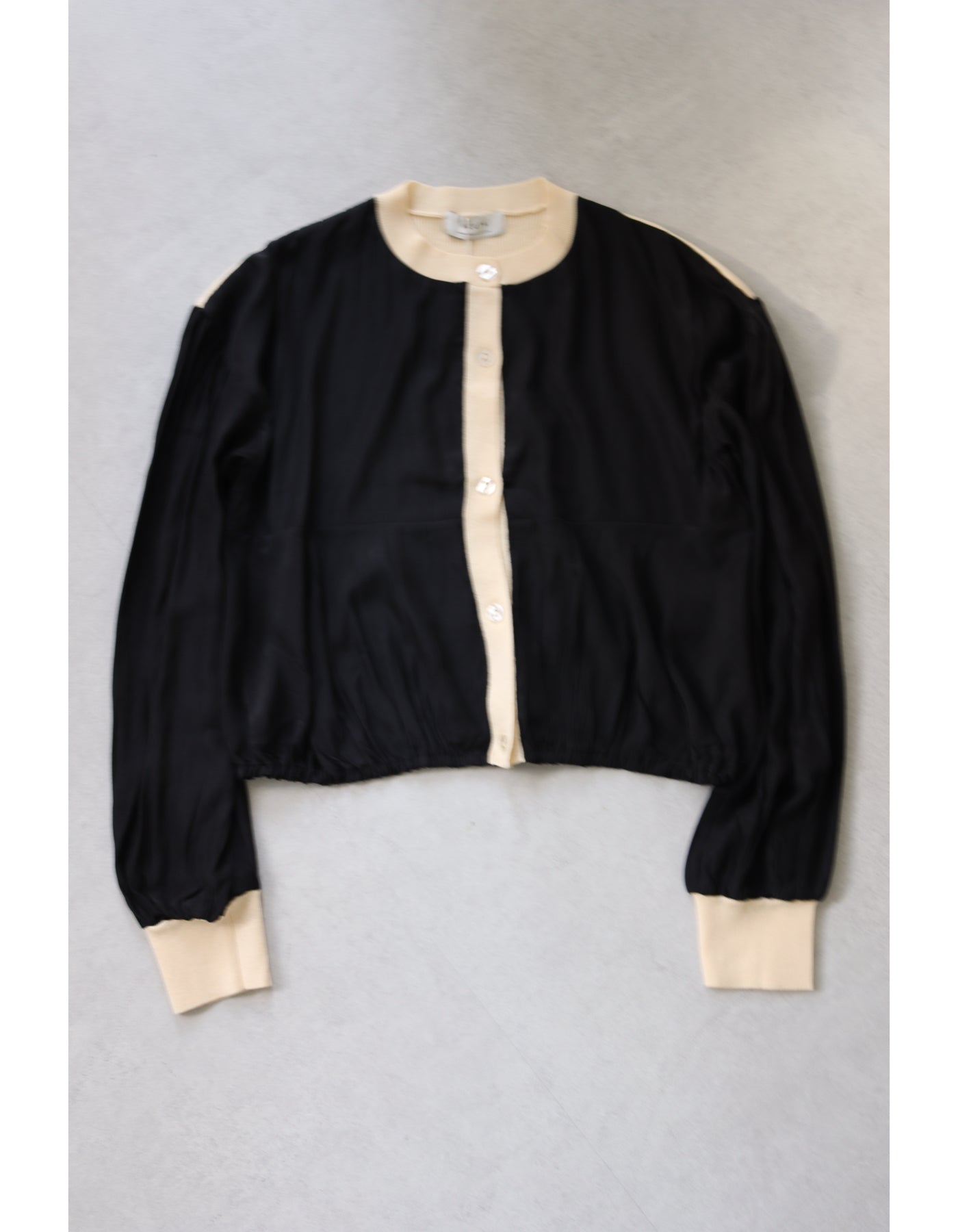 【ACUTA アクータ】布帛×クレリックドッキングカーディガン