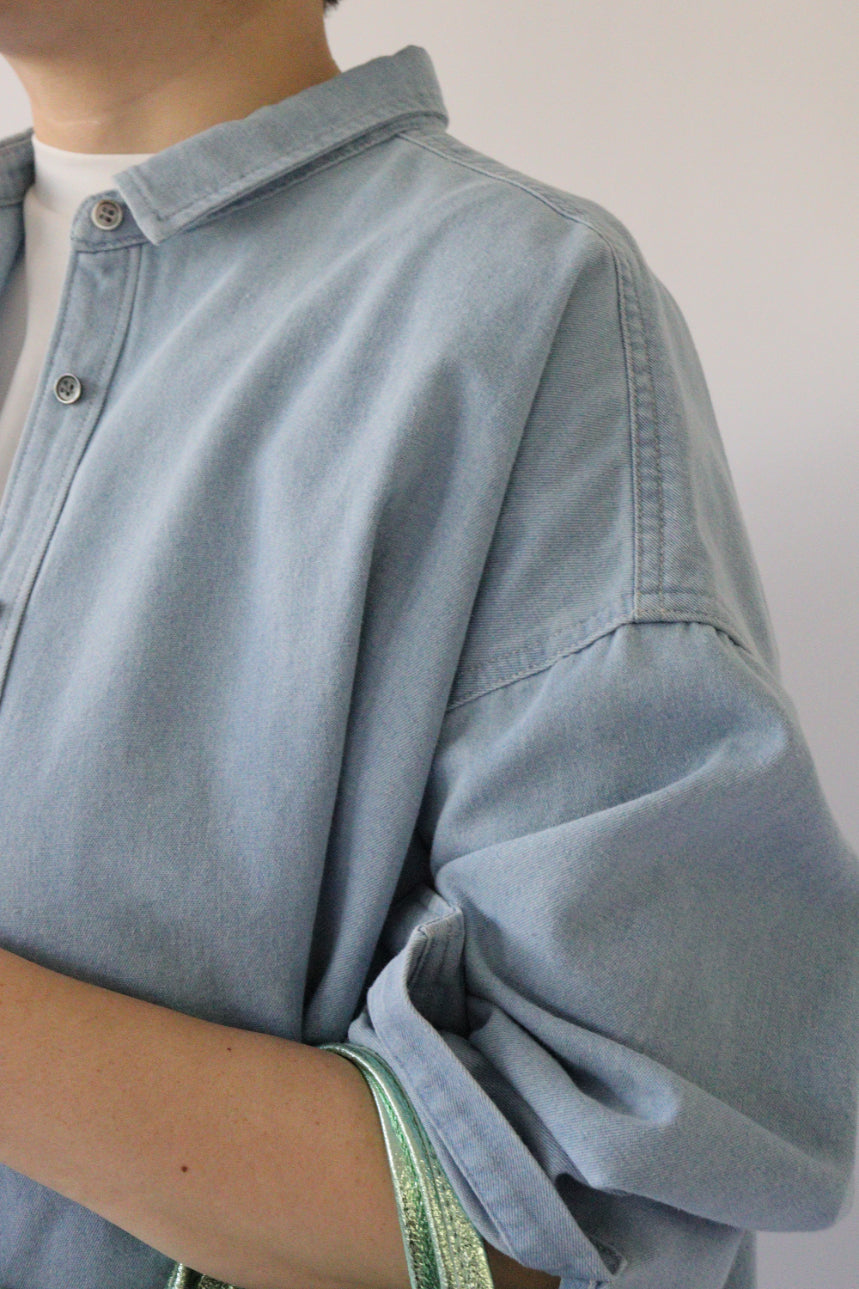 【ACUTA】ウォッシュデニム2WAYシャツ