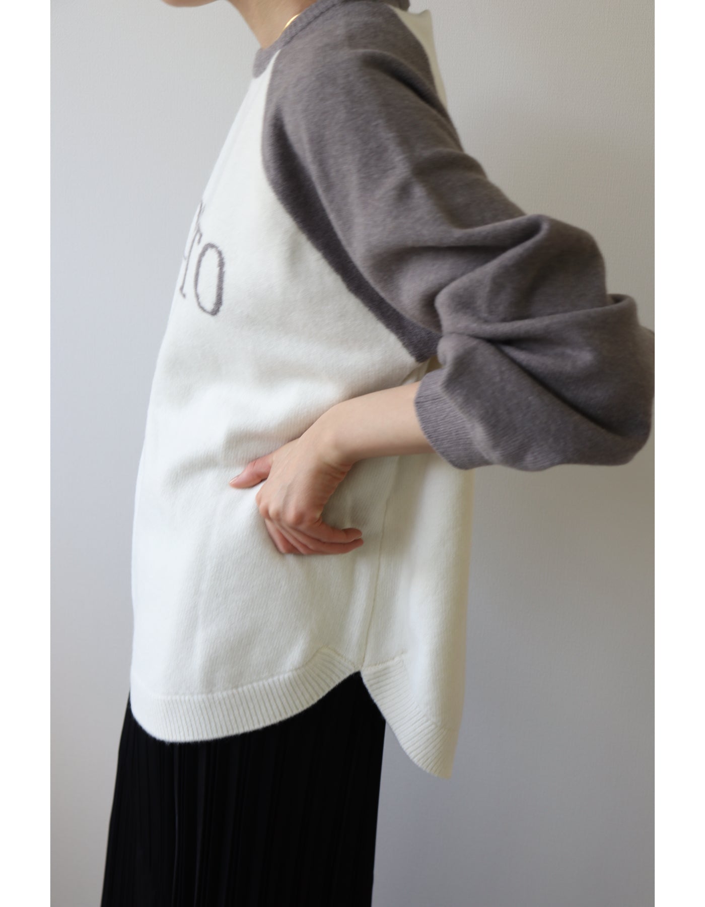 【ACUTA アクータ】ラグランロゴニット
