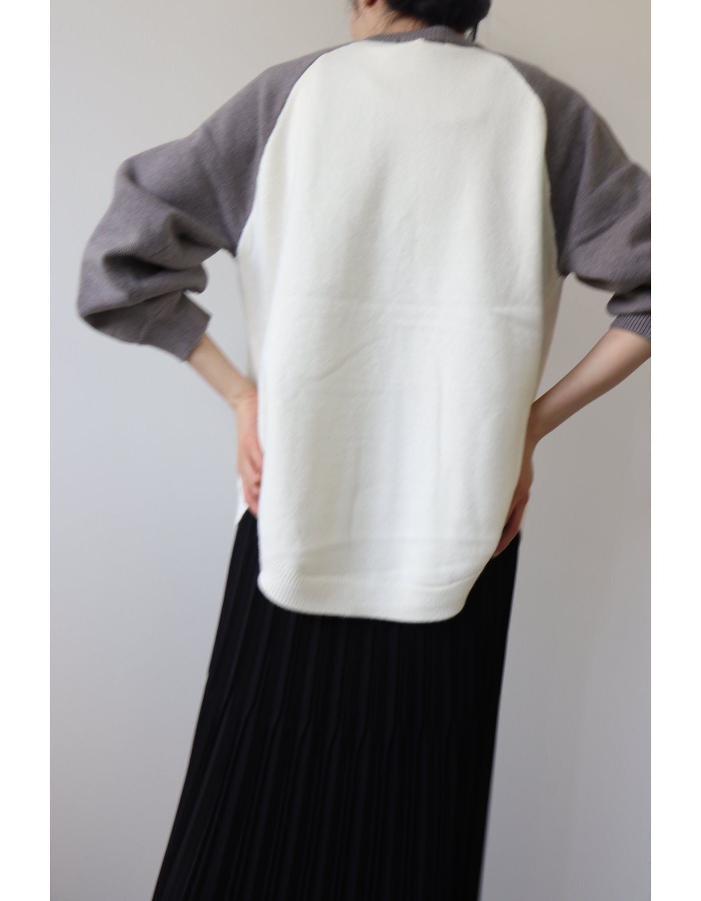 【ACUTA アクータ】ラグランロゴニット