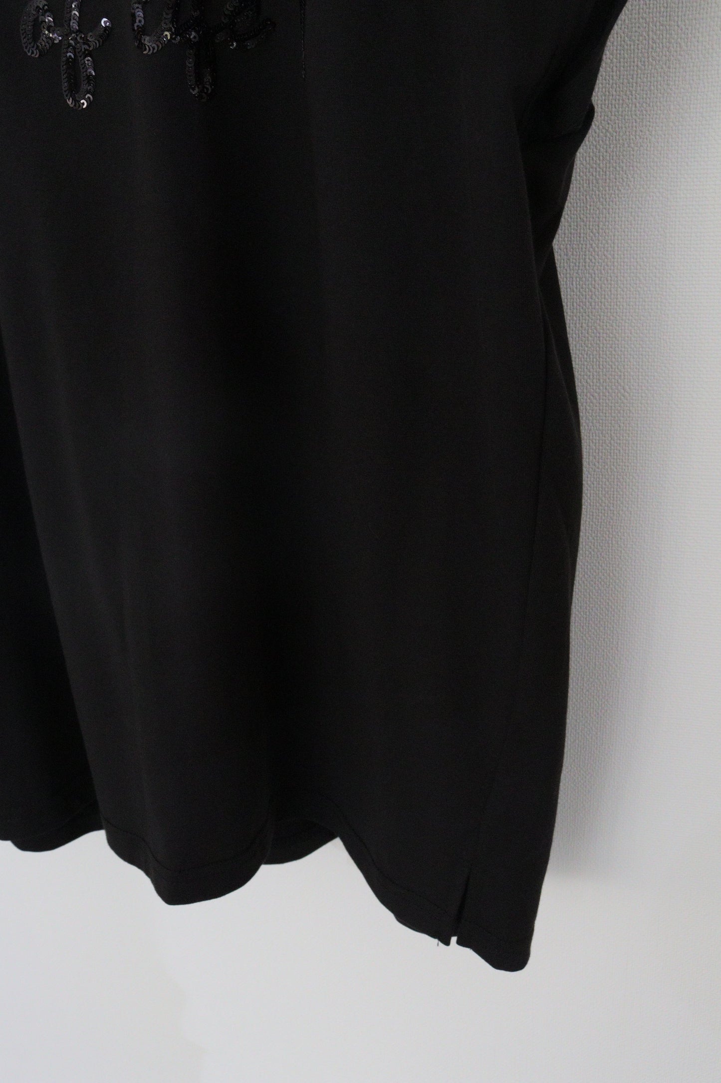 【ACUTA】スパンコール刺繍フレンチスリーブカットソー