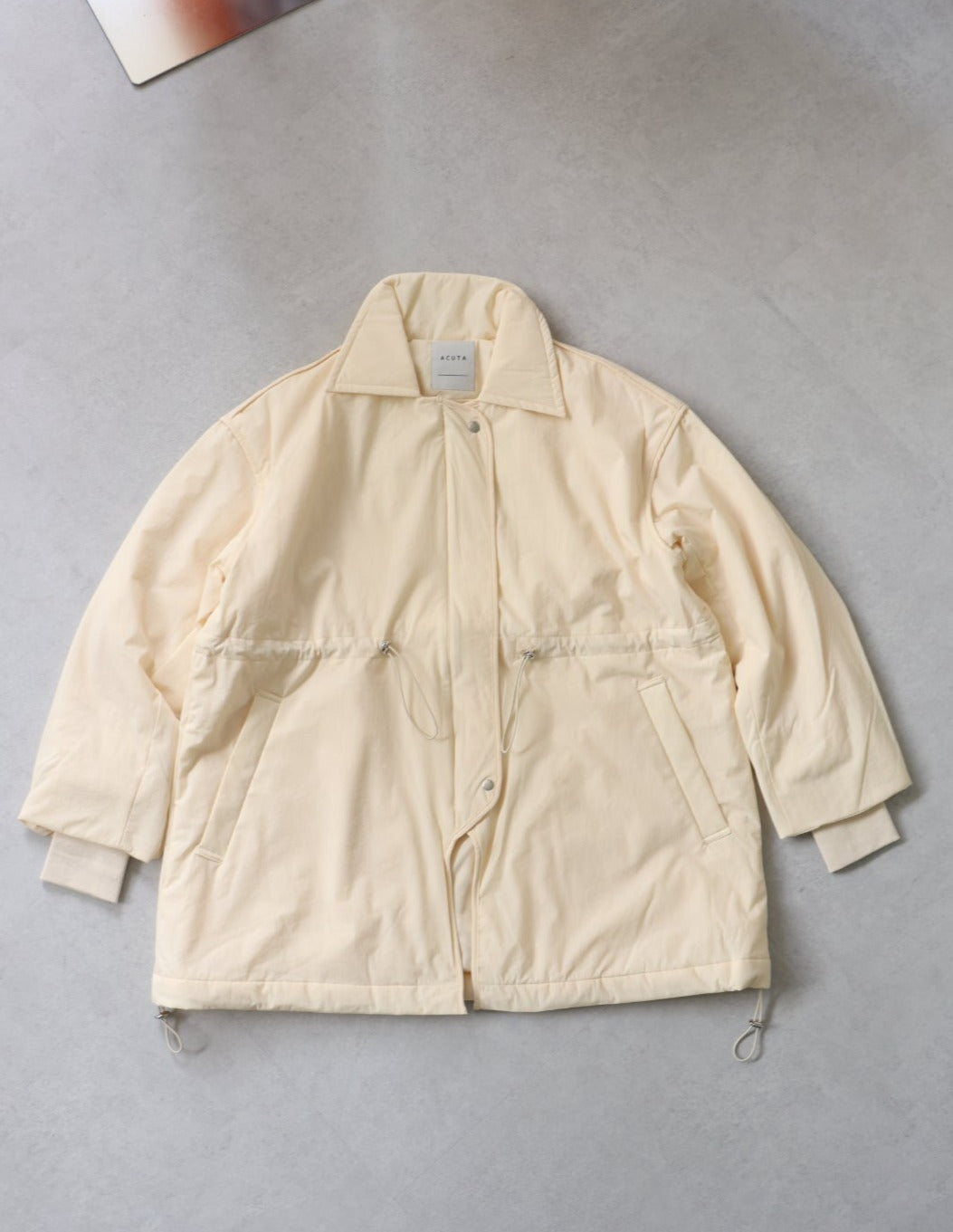 【ACUTA アクータ】中綿シームレスハーフコート