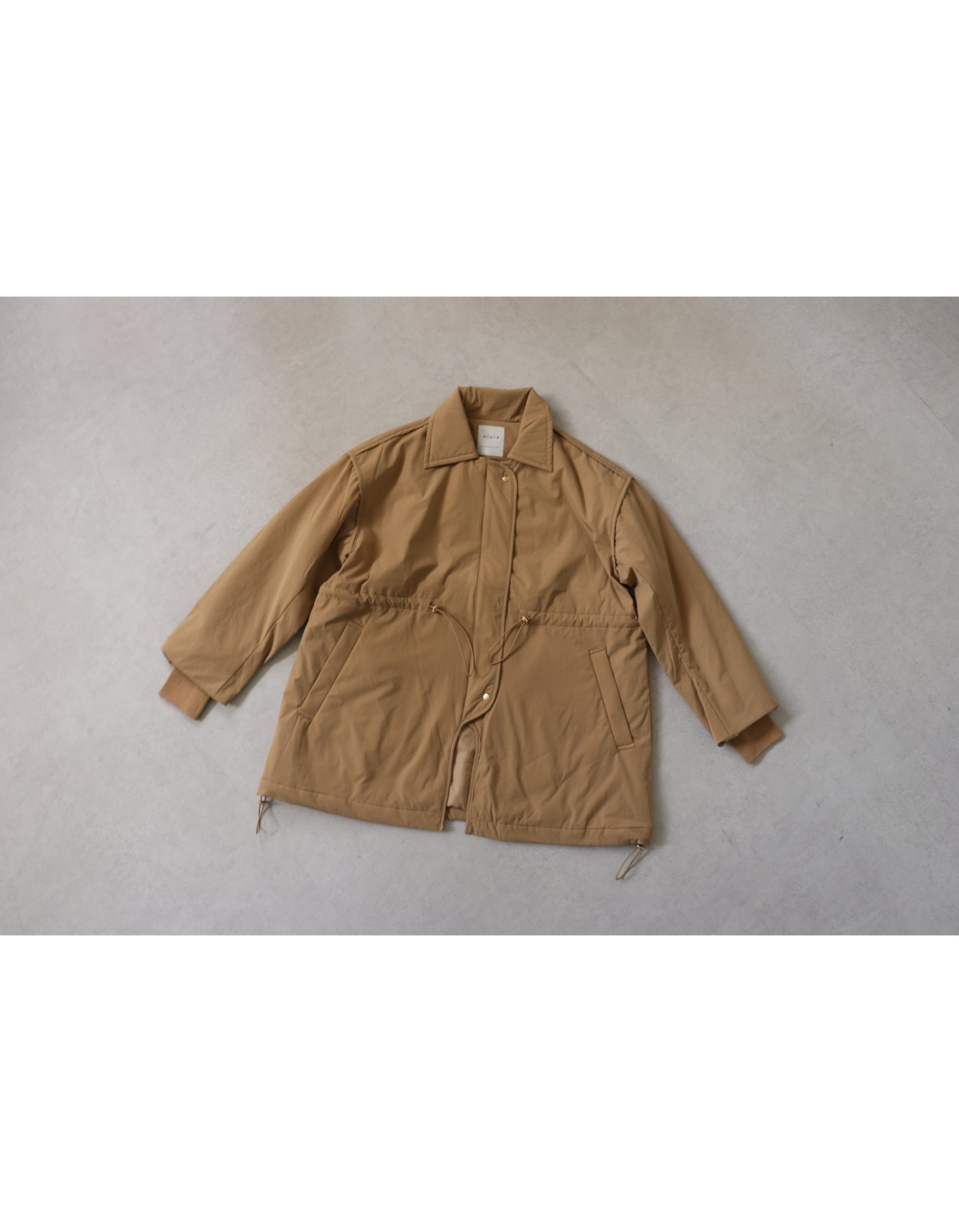【ACUTA アクータ】中綿シームレスハーフコート