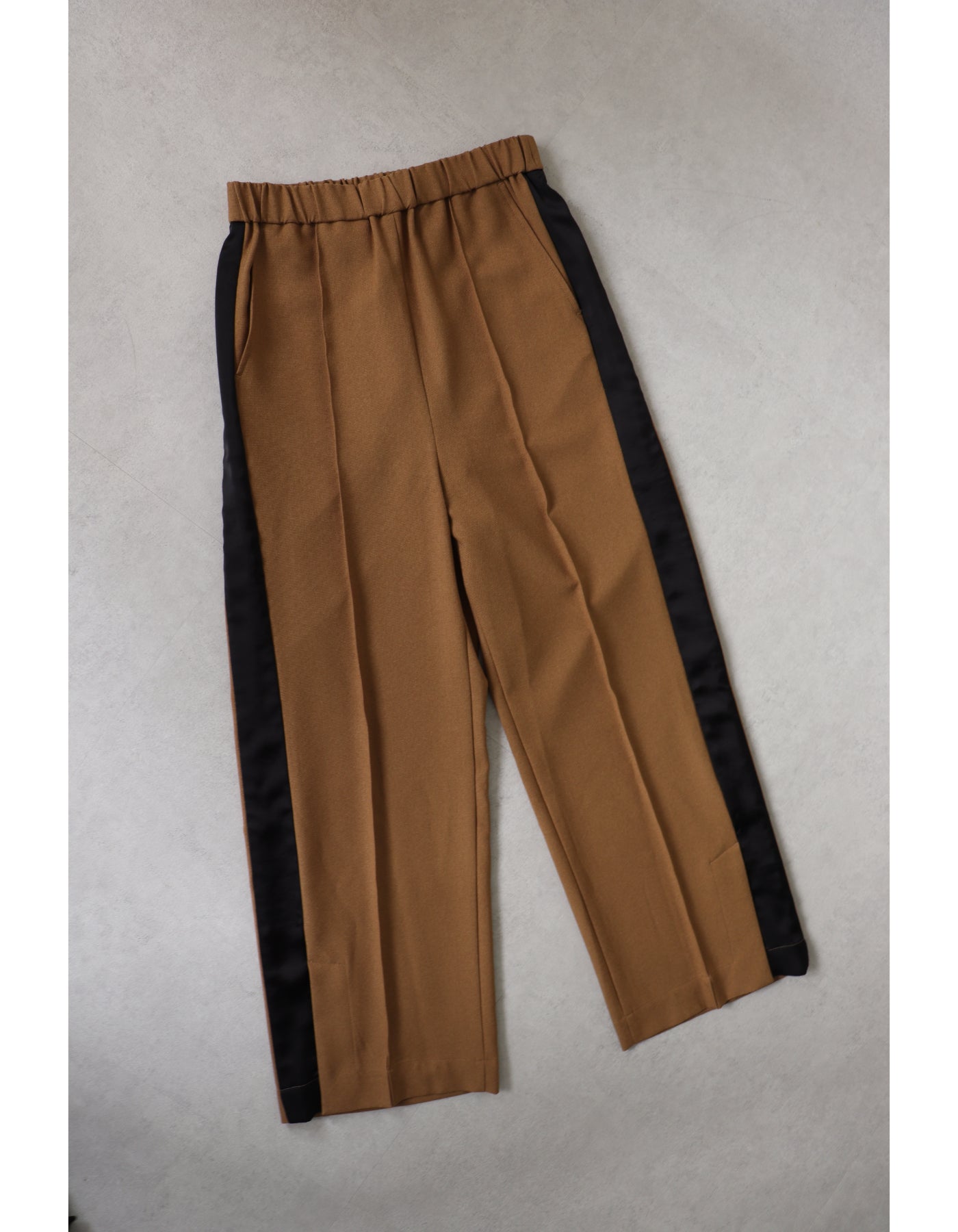 【ACUTA アクータ】ウールライクサイドライントラックパンツ