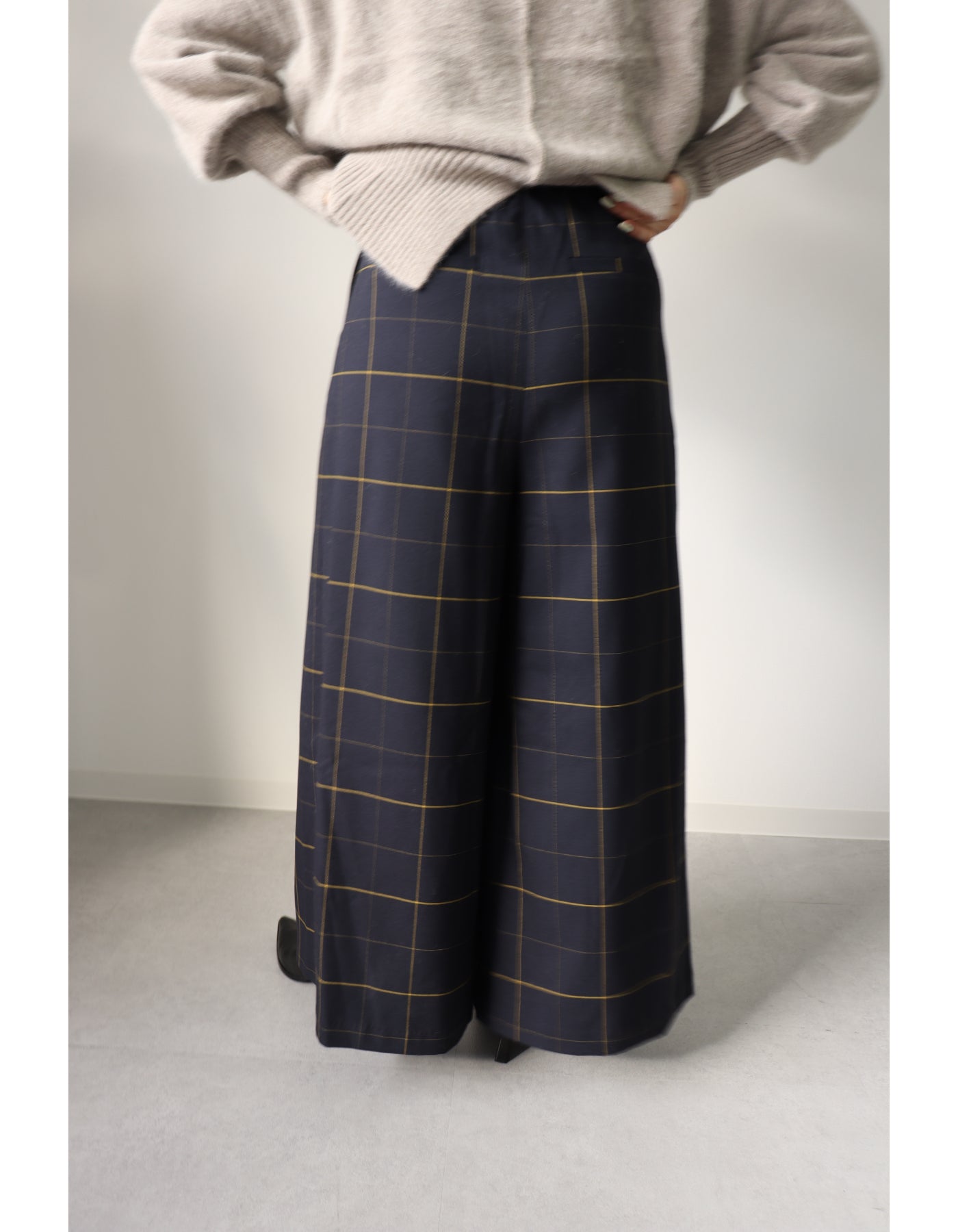【ACUTA アクータ】ウィンドペンタックワイドパンツ