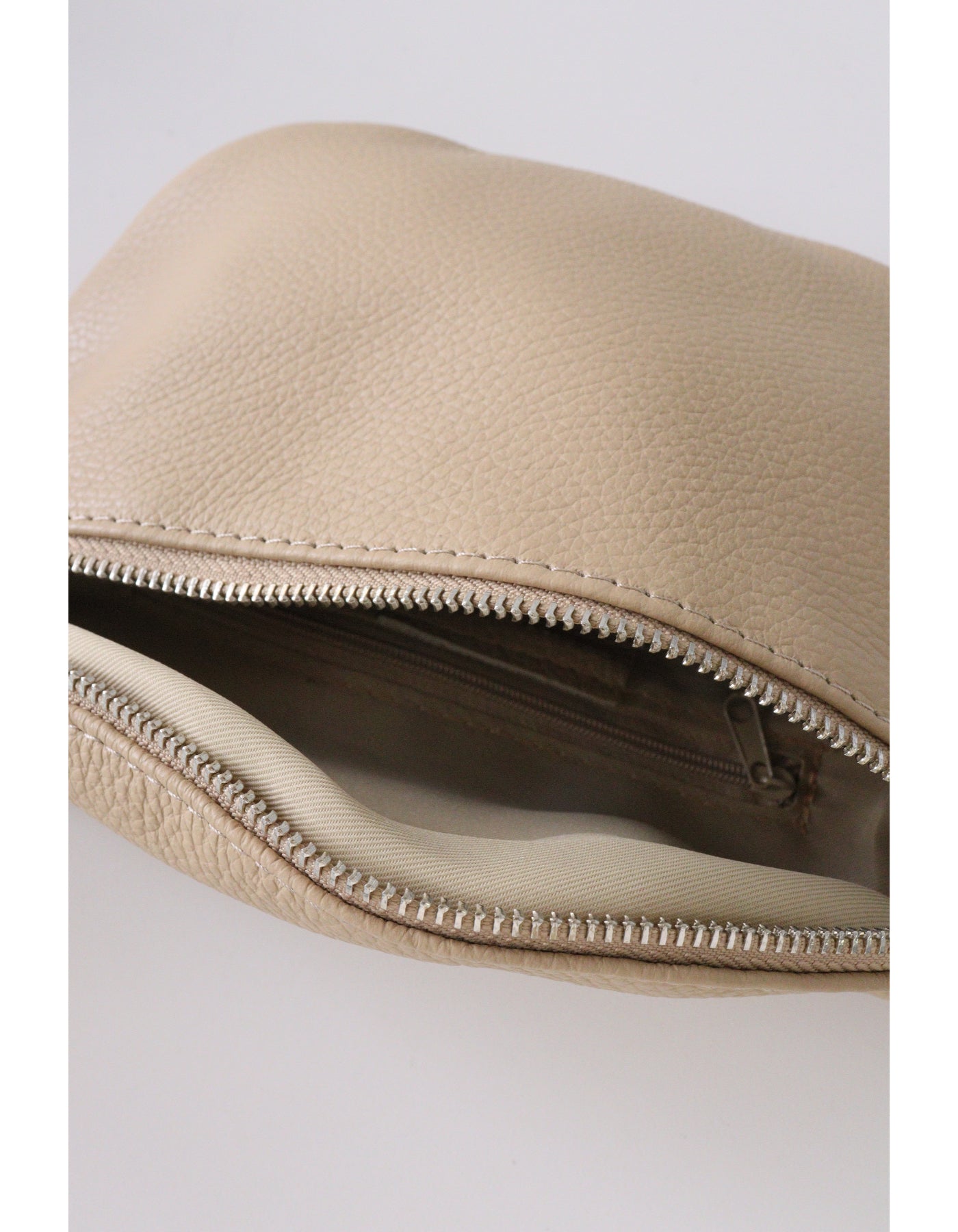 【MILLELA FIRENZE】レザーボディバッグ