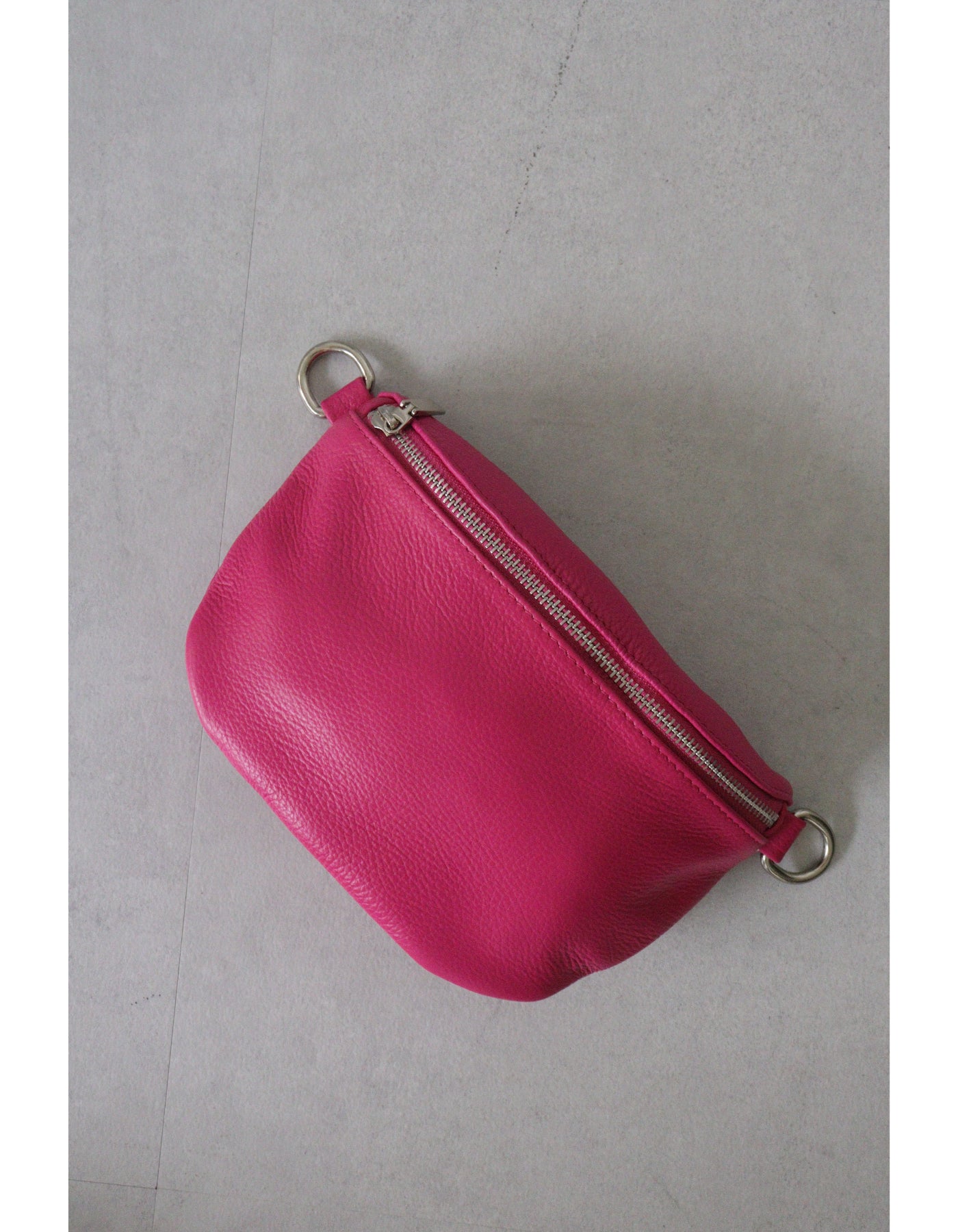 【MILLELA FIRENZE】レザーボディバッグ