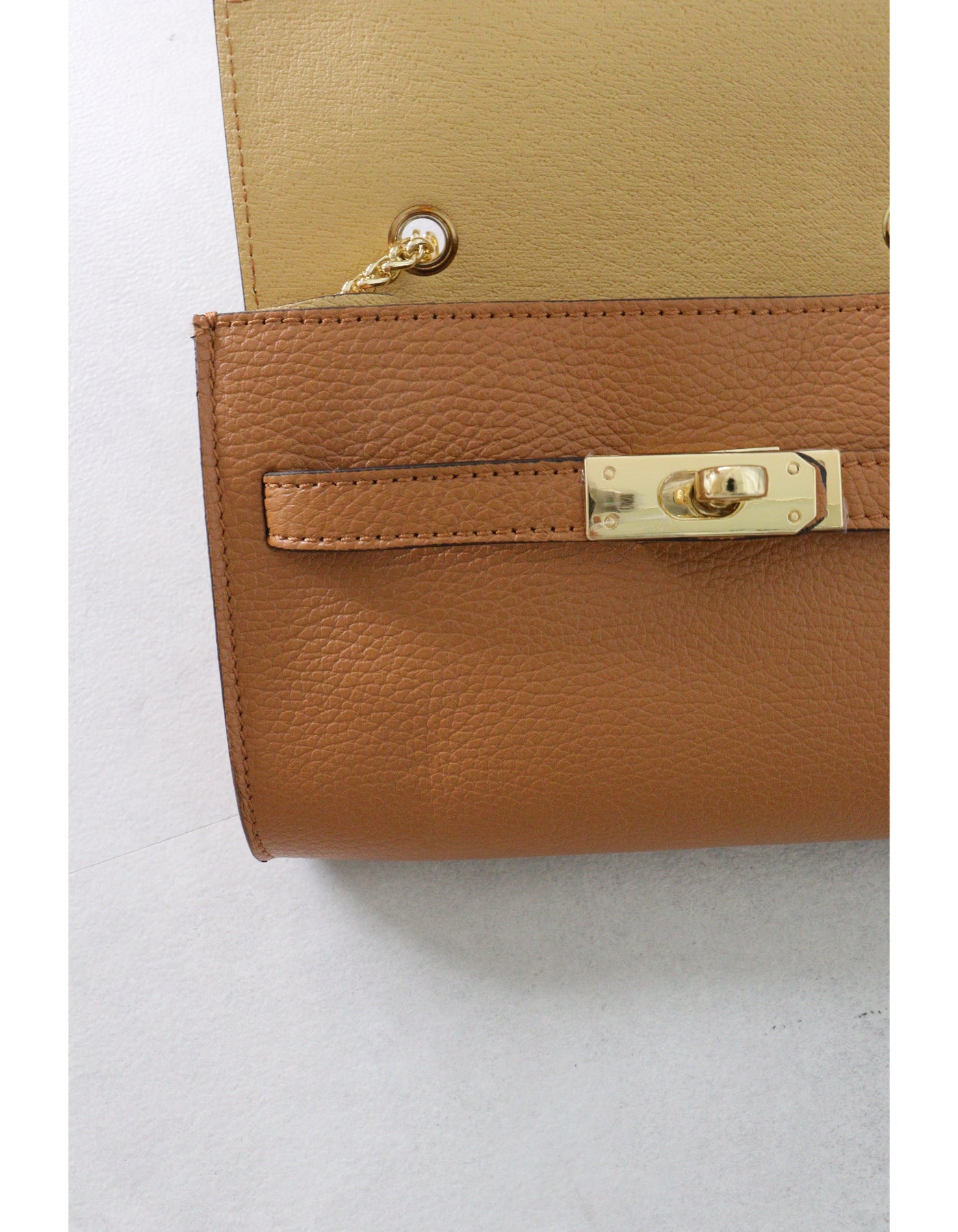 【MILLELA FIRENZE】チェーンフラップバッグ