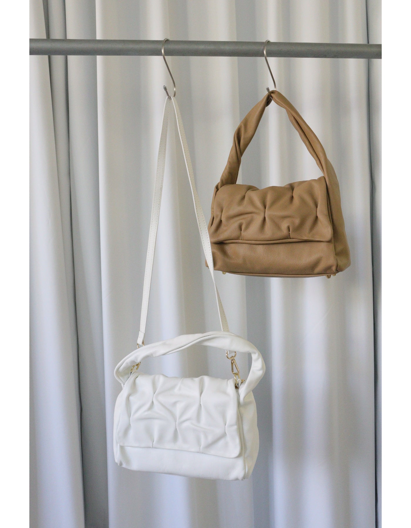 【MILLELA FIRENZE】ピンチレザーフラップバッグ