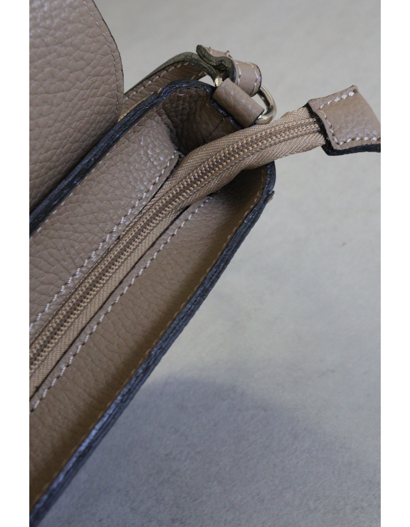 【MILLELA FIRENZE】モチーフフラップレザーバッグ