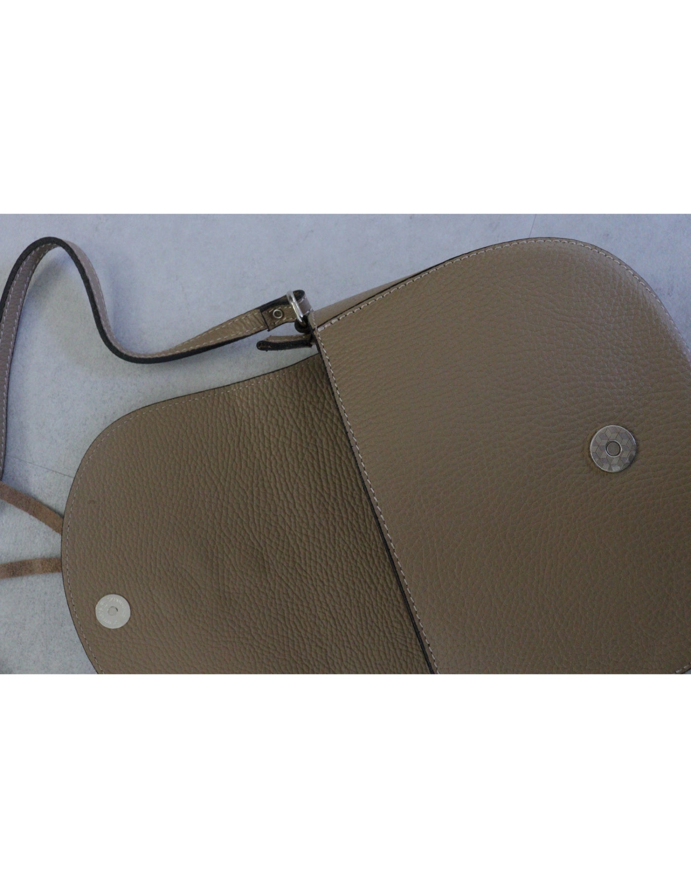 【MILLELA FIRENZE】モチーフフラップレザーバッグ