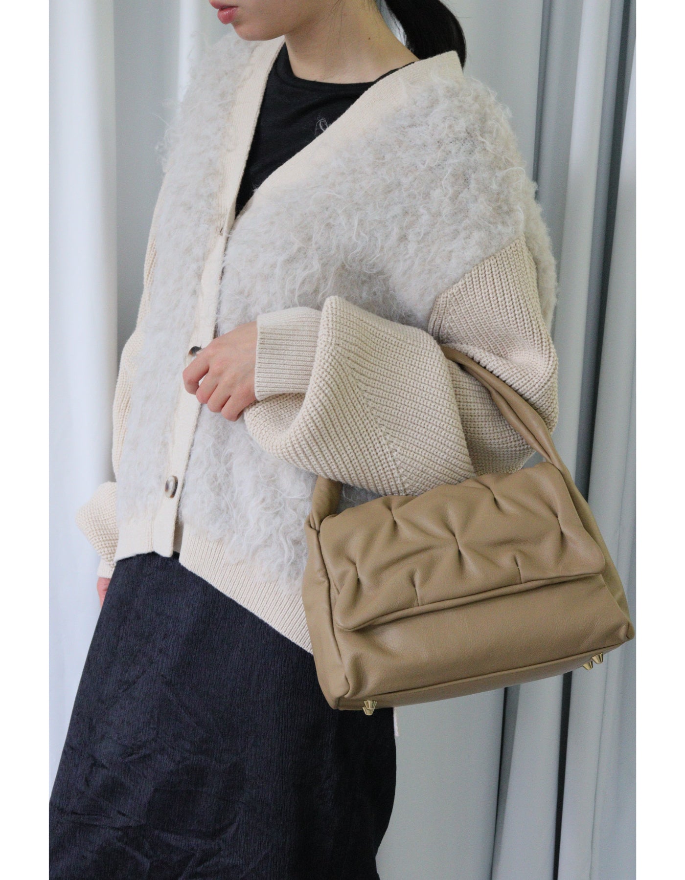 【MILLELA FIRENZE】ピンチレザーフラップバッグ
