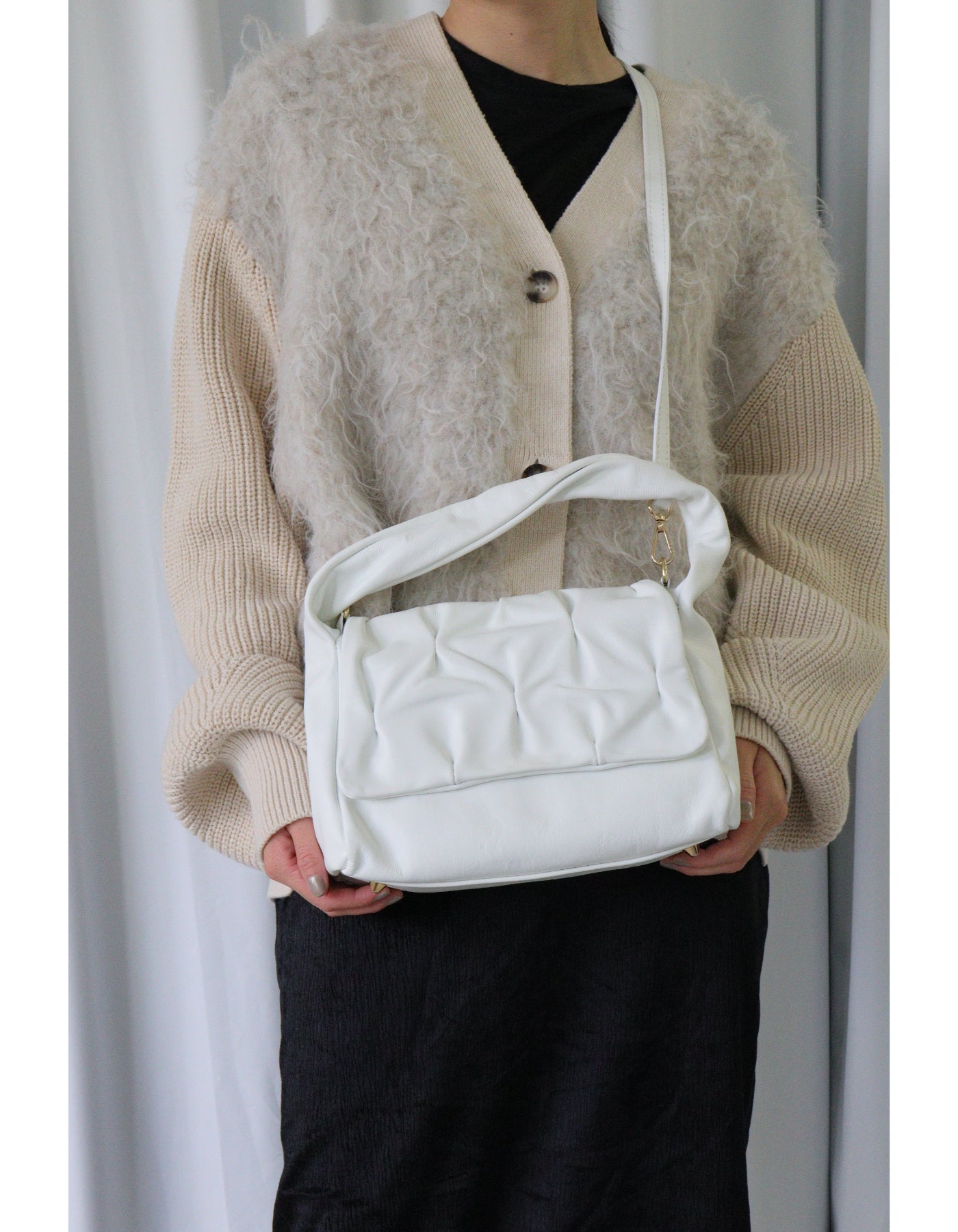 【MILLELA FIRENZE】ピンチレザーフラップバッグ