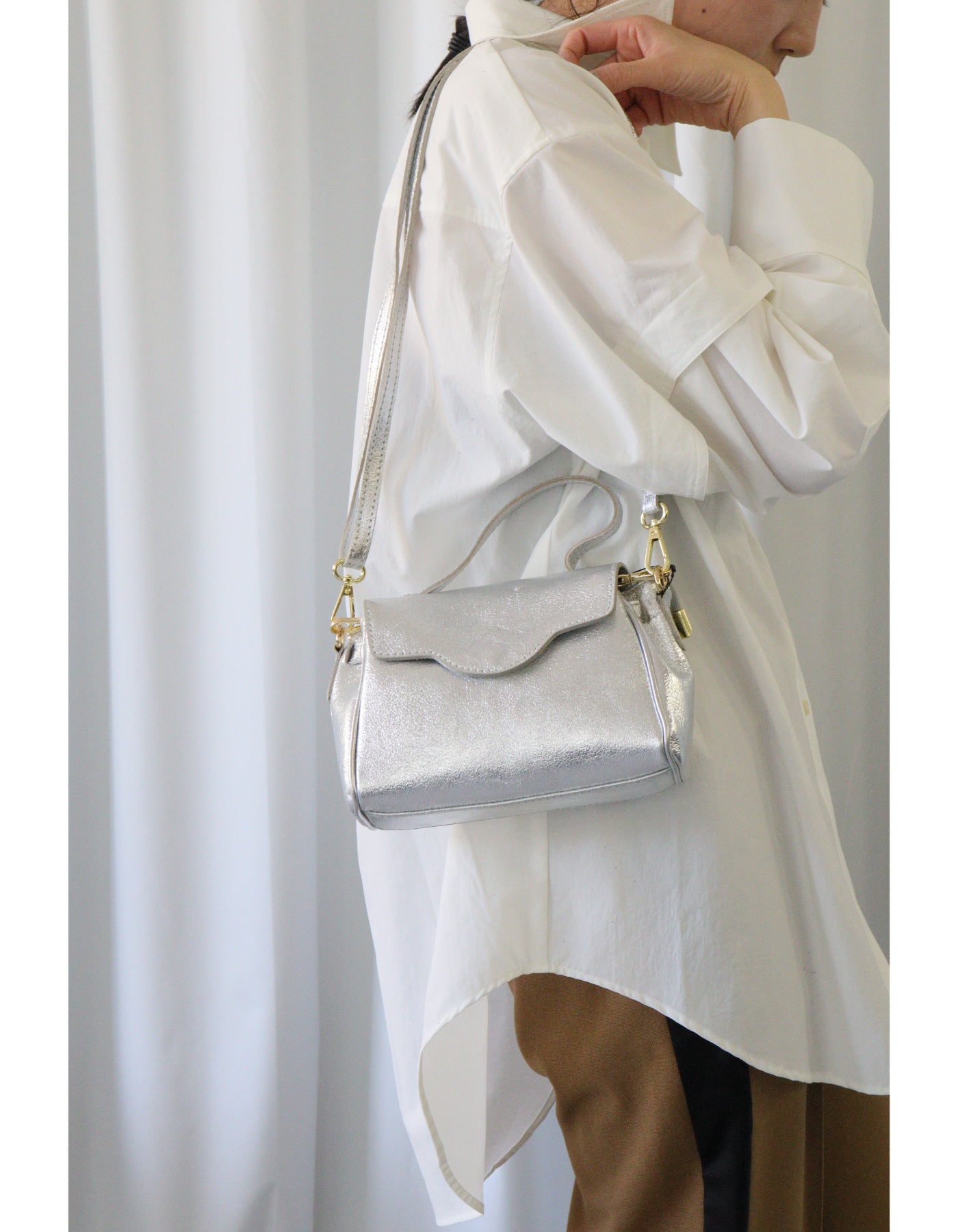 【MILLELA FIRENZE】メタリックデザインフラップバッグ
