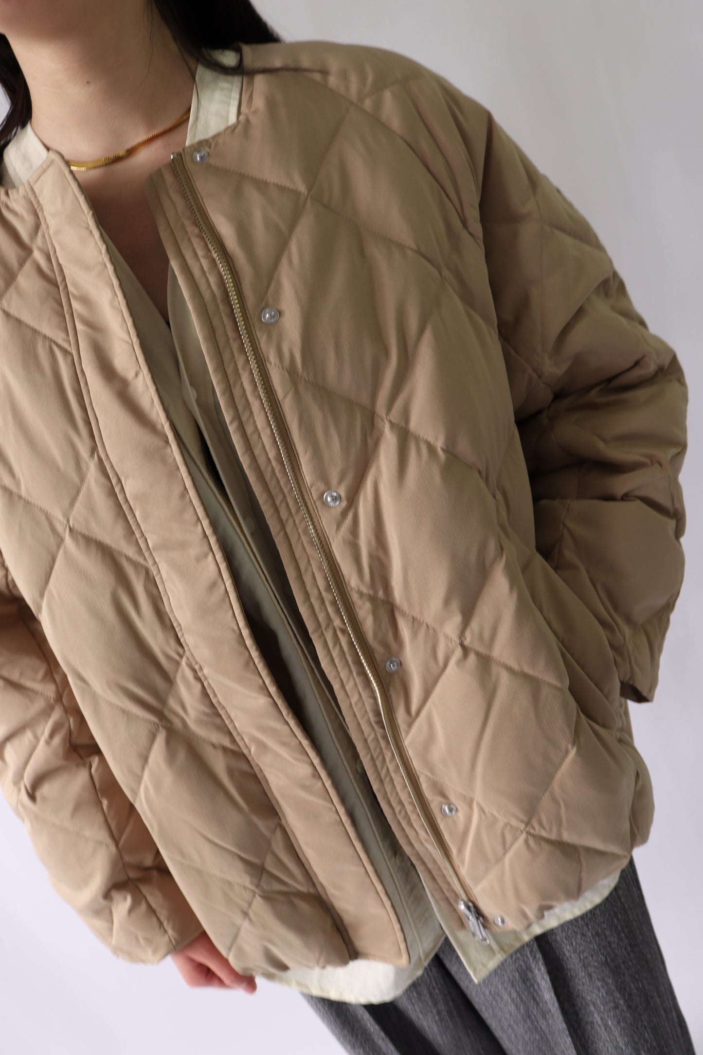 【ACUTA】ストレッチタフタバナナスリーブダウン