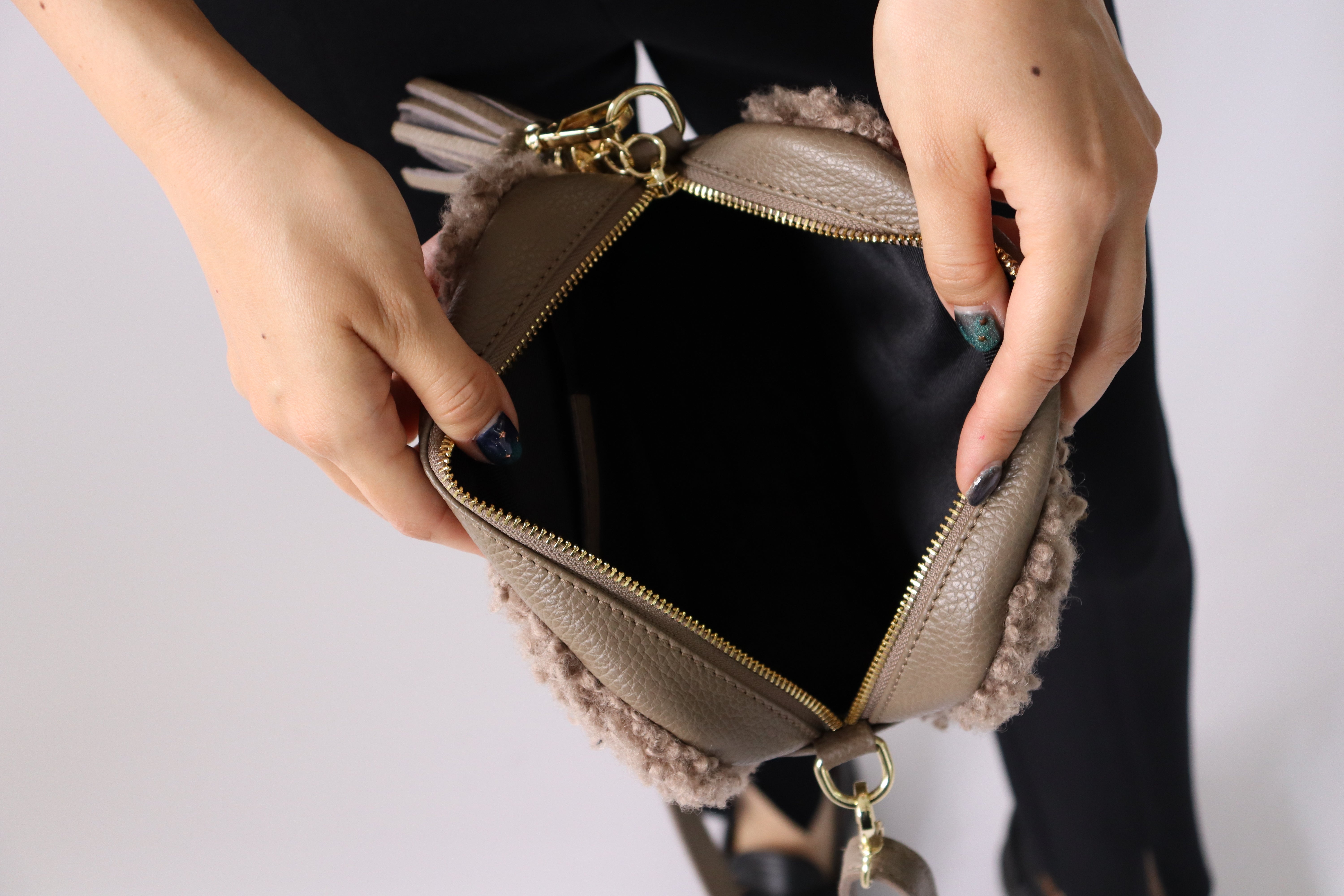 Mimoda　FIRENZE　本革ボックスハンドバッグ　新品未使用　イタリア製 Mimoda FIRENZE 本革ボックスハンドバッグ 新品未使用