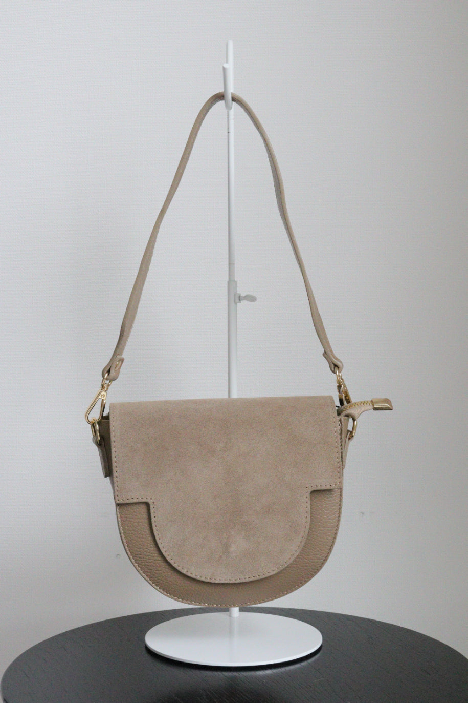 ★新品★MILLELA FIRENZE バック　オレンジ MILLELA FIRENZE ミレッラフィレンツェ ショルダーバッグ