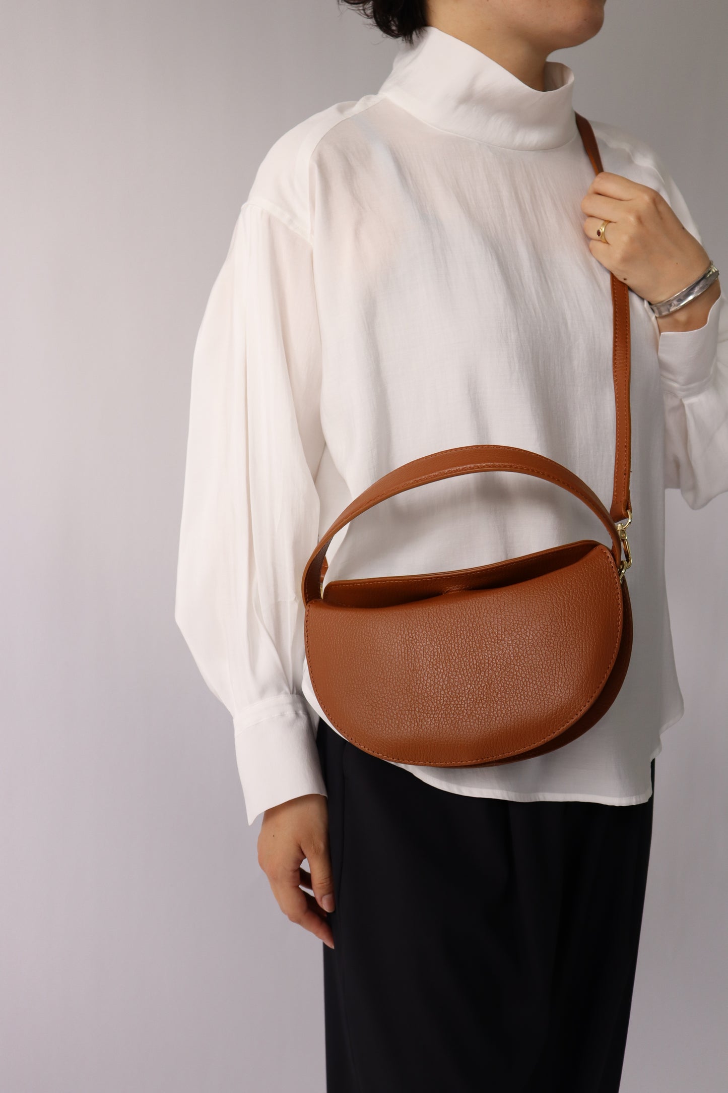 【MILLELA  FIRENZE】2WAYハーフムーンショルダーバッグ