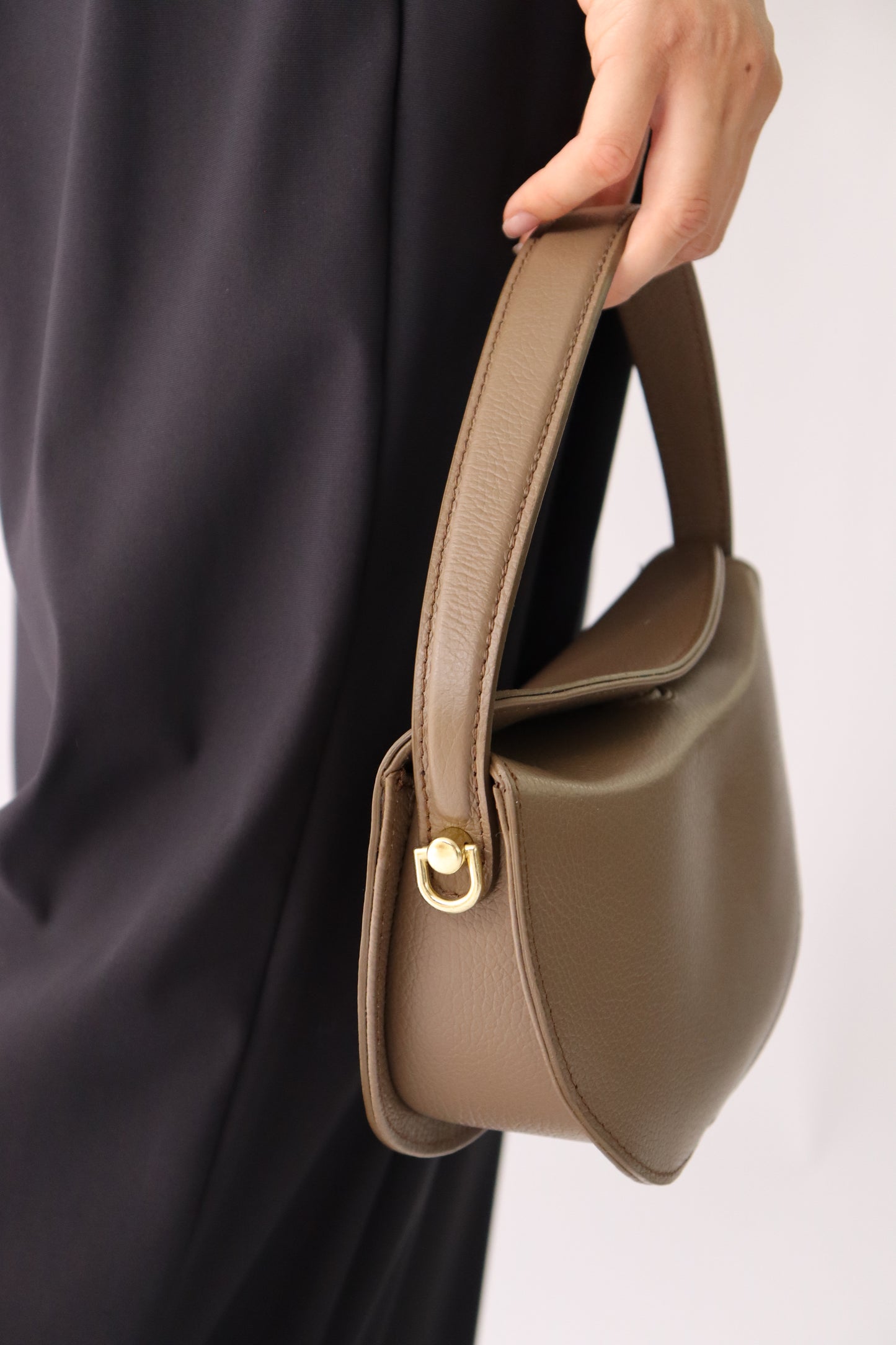 【MILLELA  FIRENZE】2WAYハーフムーンショルダーバッグ