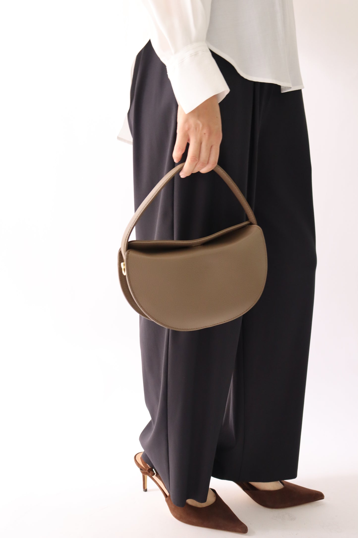 【MILLELA  FIRENZE】2WAYハーフムーンショルダーバッグ