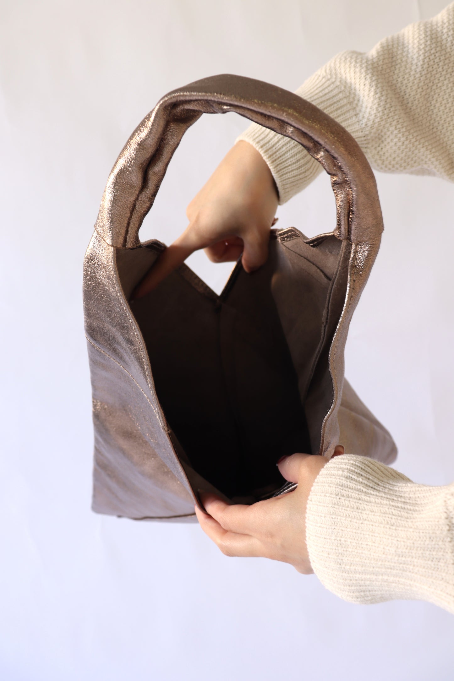 【MILLELA  FIRENZE】【PREORDER】メタリックトライアングルミディバッグ