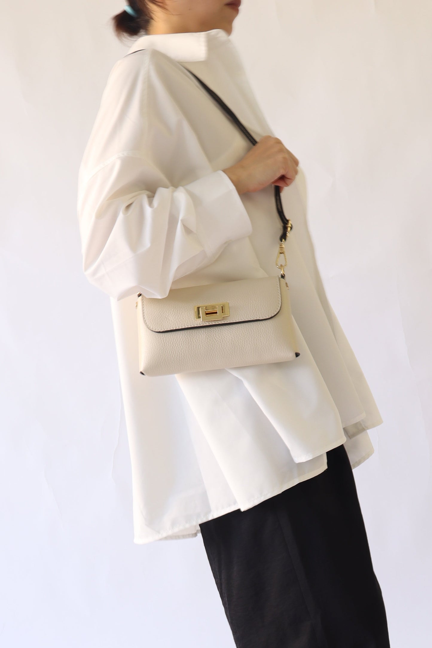 【MILLELA  FIRENZE】金具付きミニショルダーバッグ