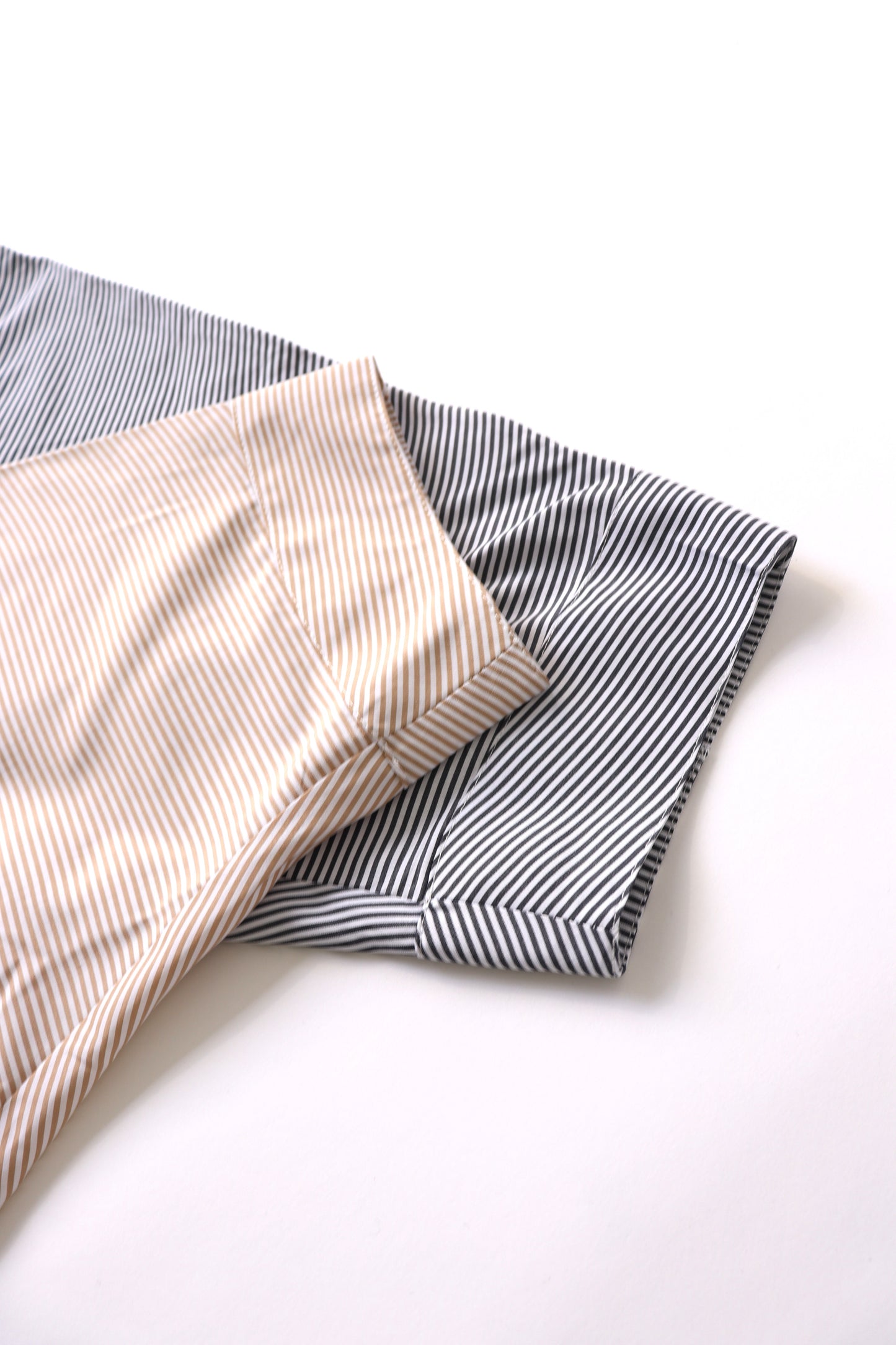 【ACUTA】 細ストライプドルマンポンチョシャツ