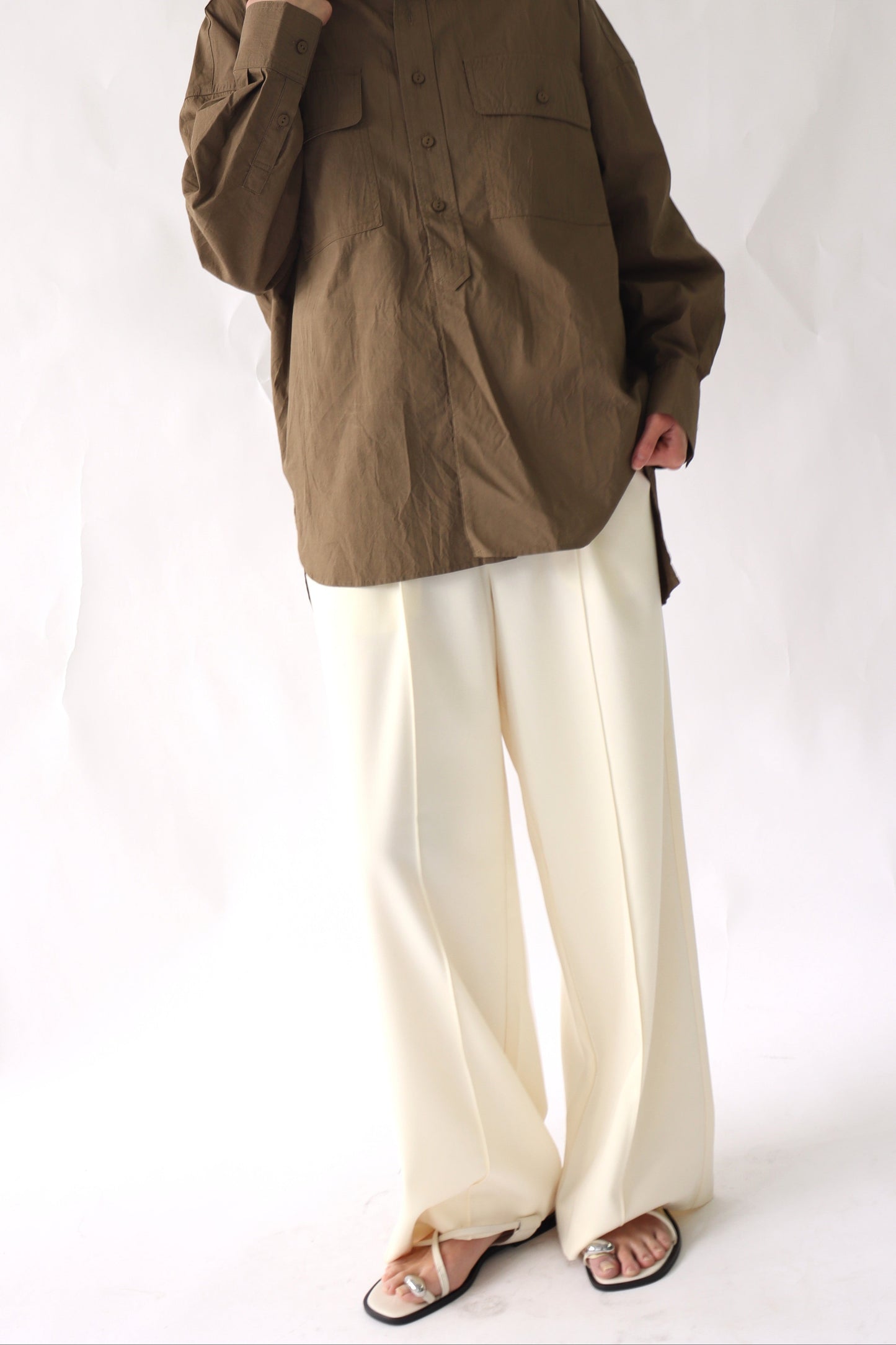 【ACUTA】センターシームストレートパンツ