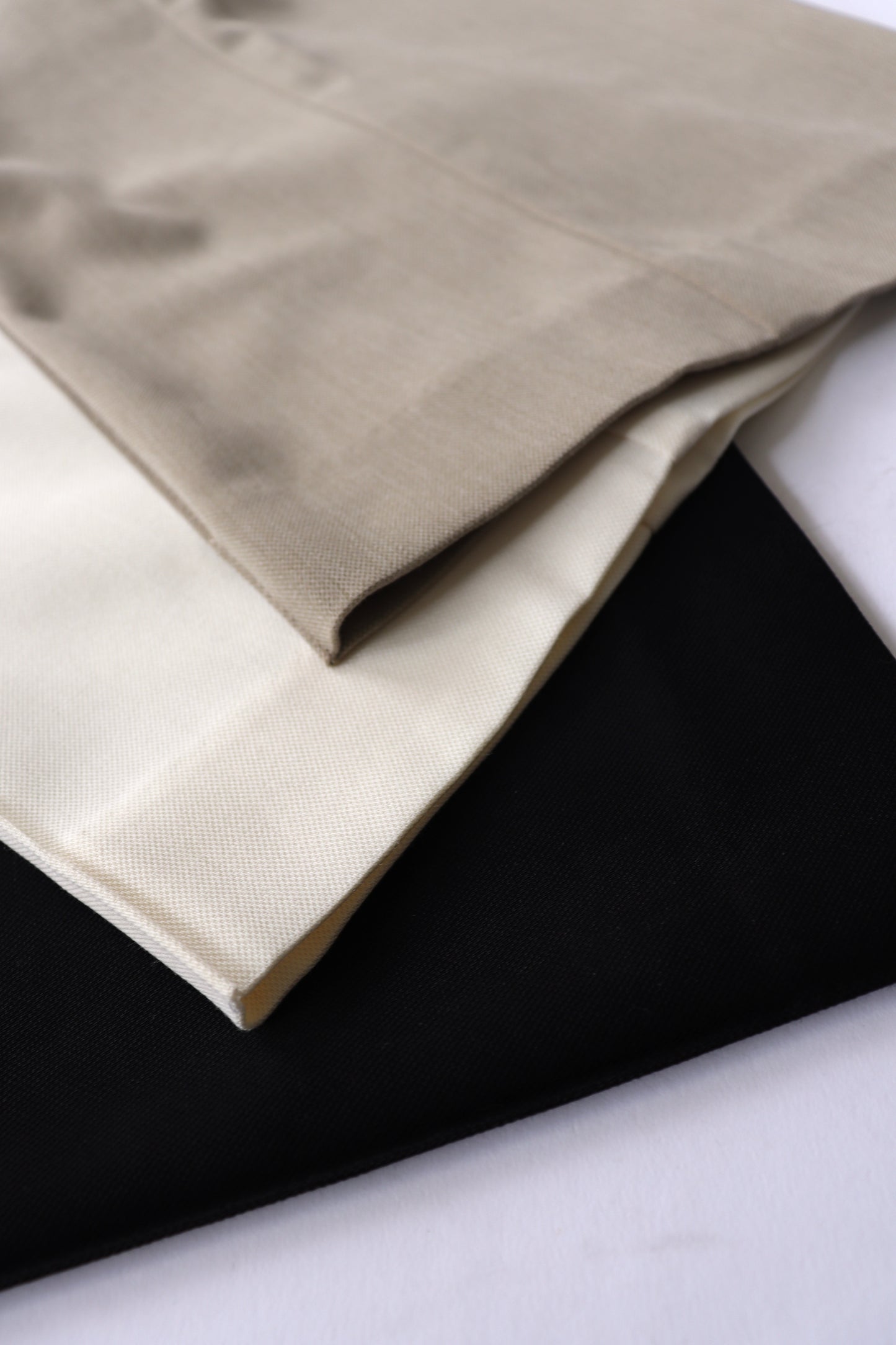 【ACUTA】センターシームストレートパンツ