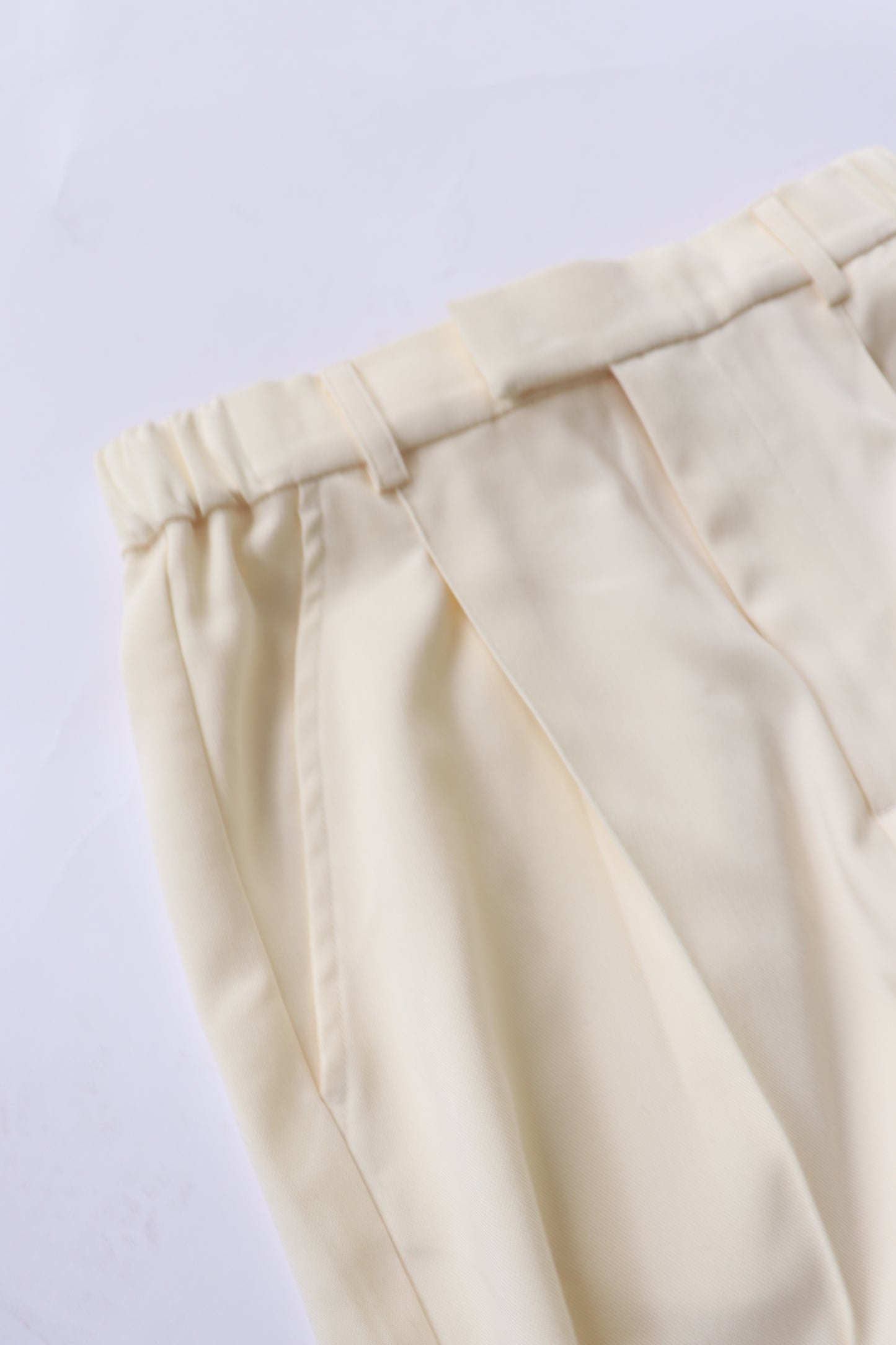 【ACUTA】センターシームストレートパンツ