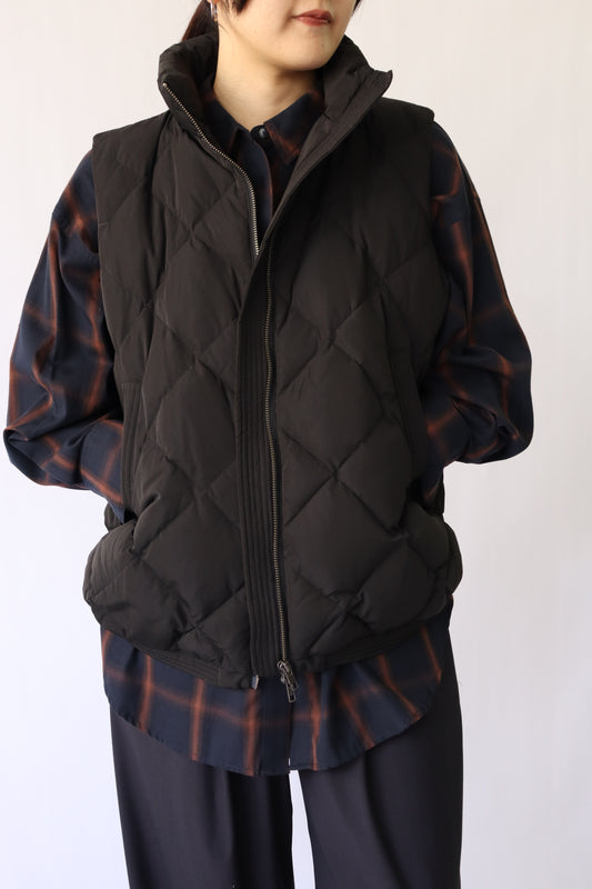 【ACUTA】【PRE ORDER】ダイヤステッチダウンベスト