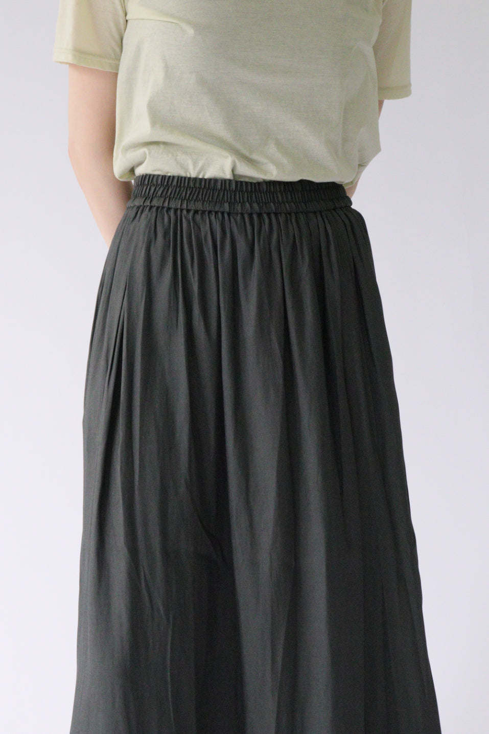 【ACUTA】【再入荷】割繊サテンラップパンツ