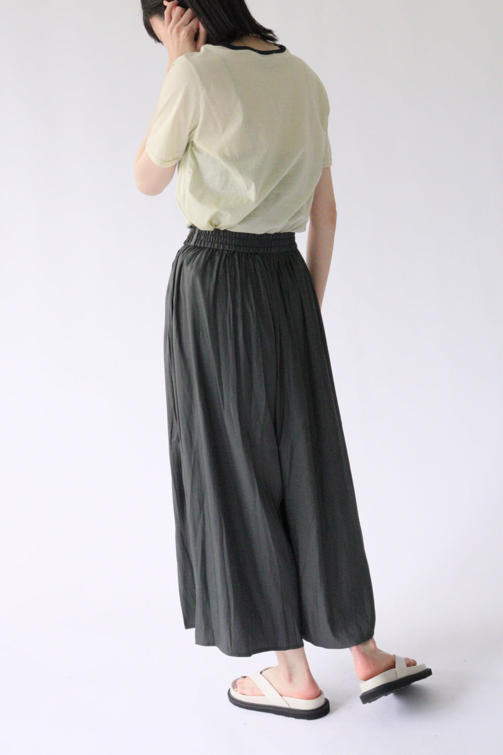 【ACUTA】【再入荷】割繊サテンラップパンツ