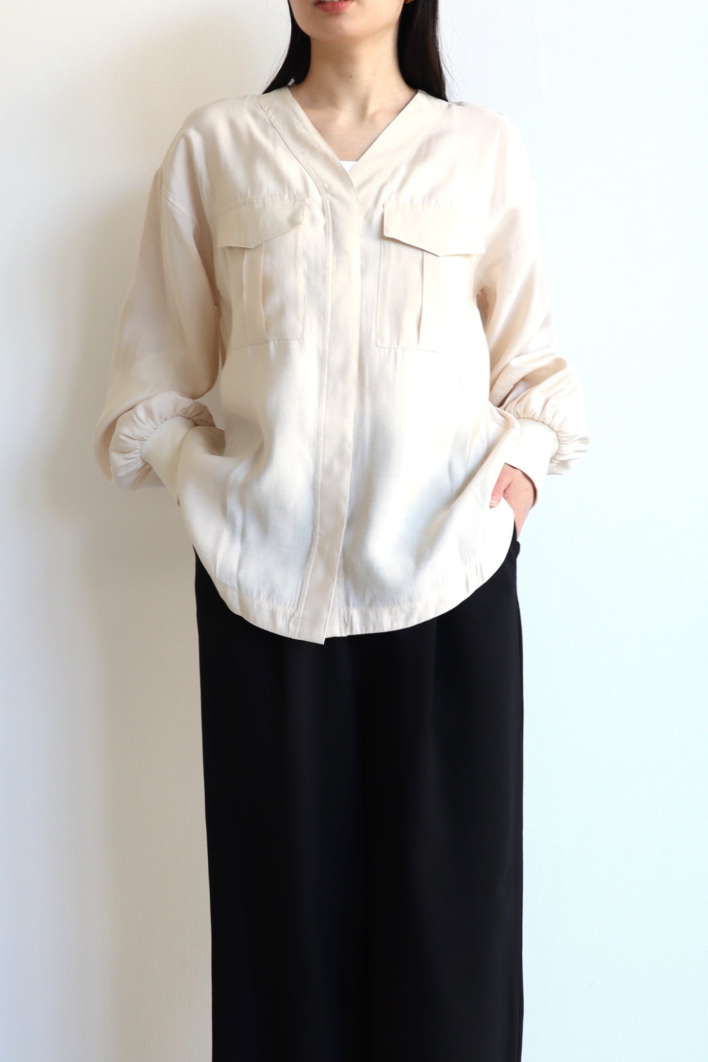 【ACUTA】 ノーカラーブルゾン風シャツ