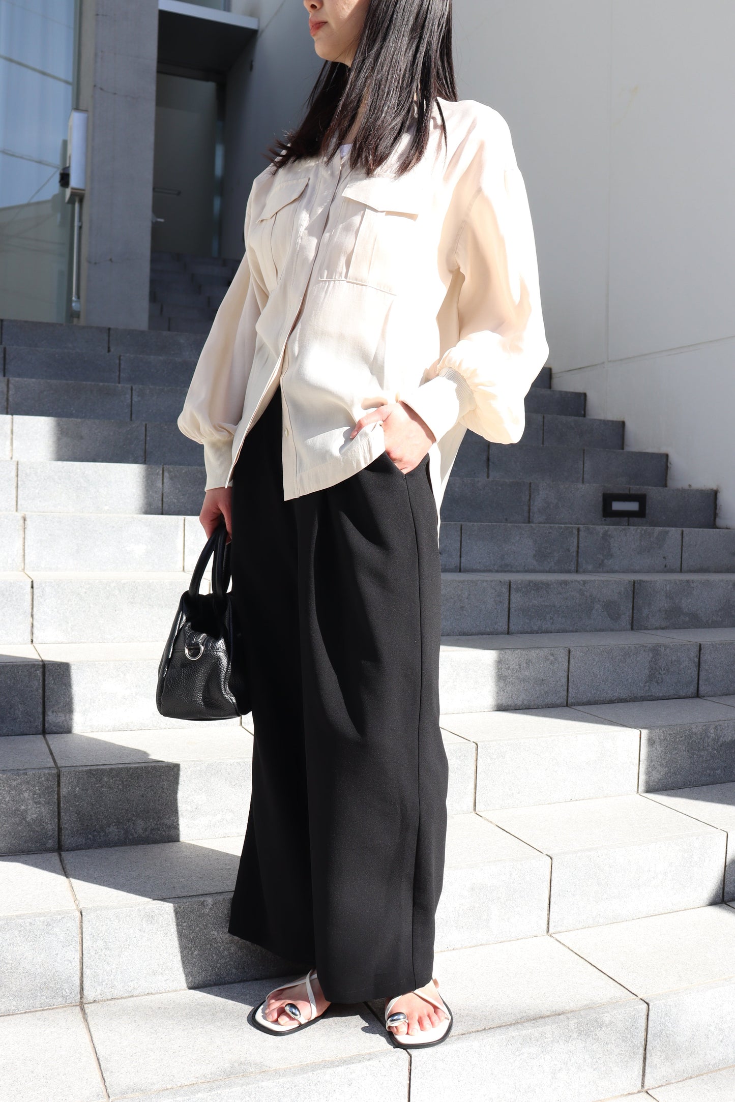 【ACUTA】 ノーカラーブルゾン風シャツ