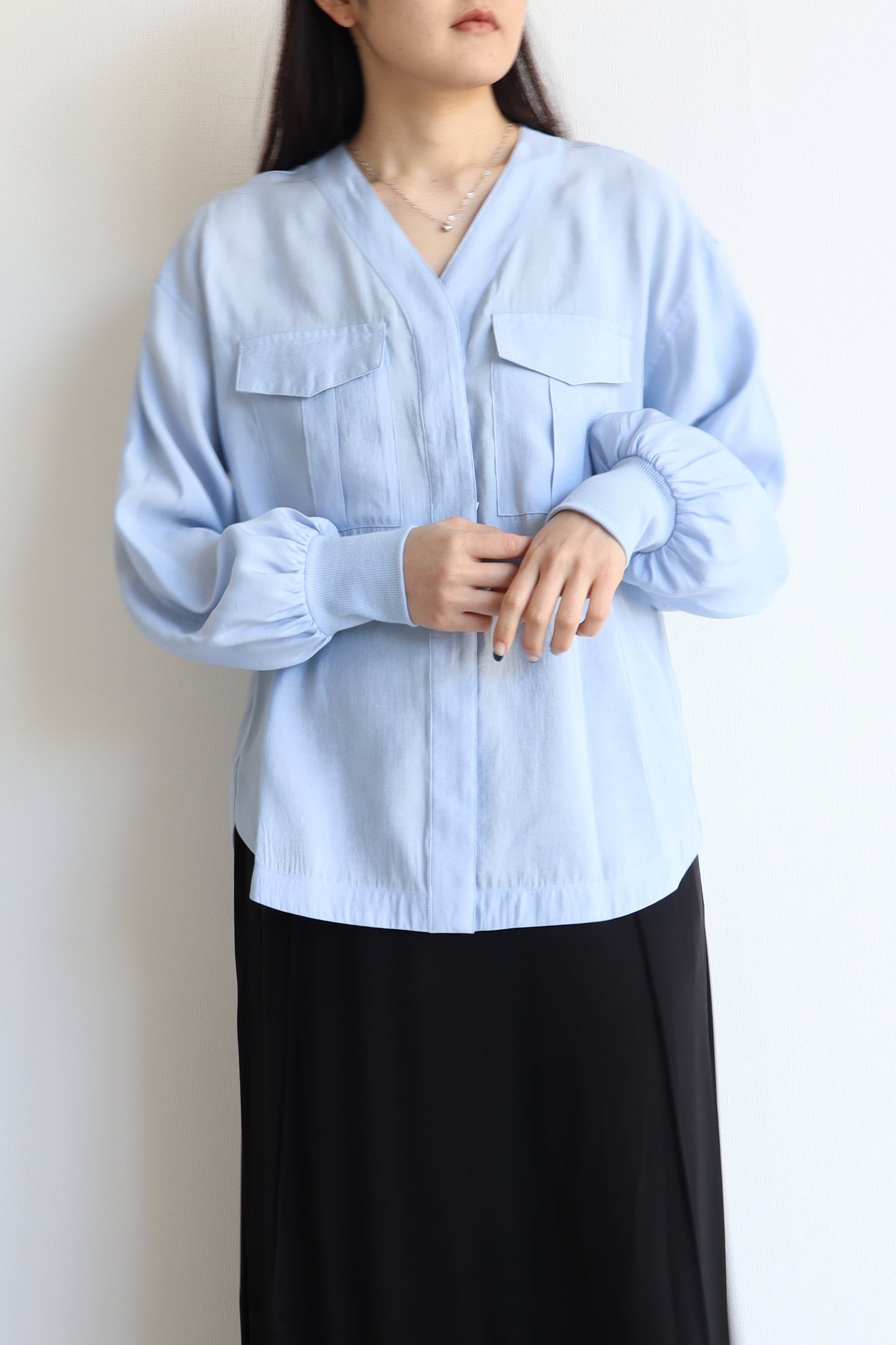 【ACUTA】 ノーカラーブルゾン風シャツ