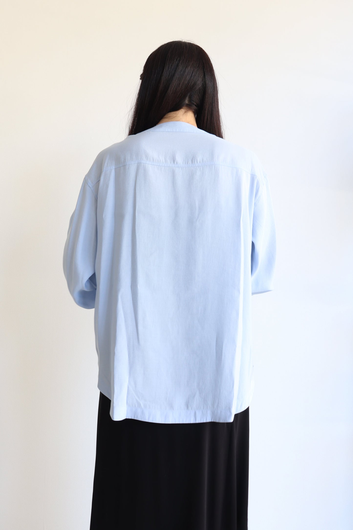 【ACUTA】 ノーカラーブルゾン風シャツ