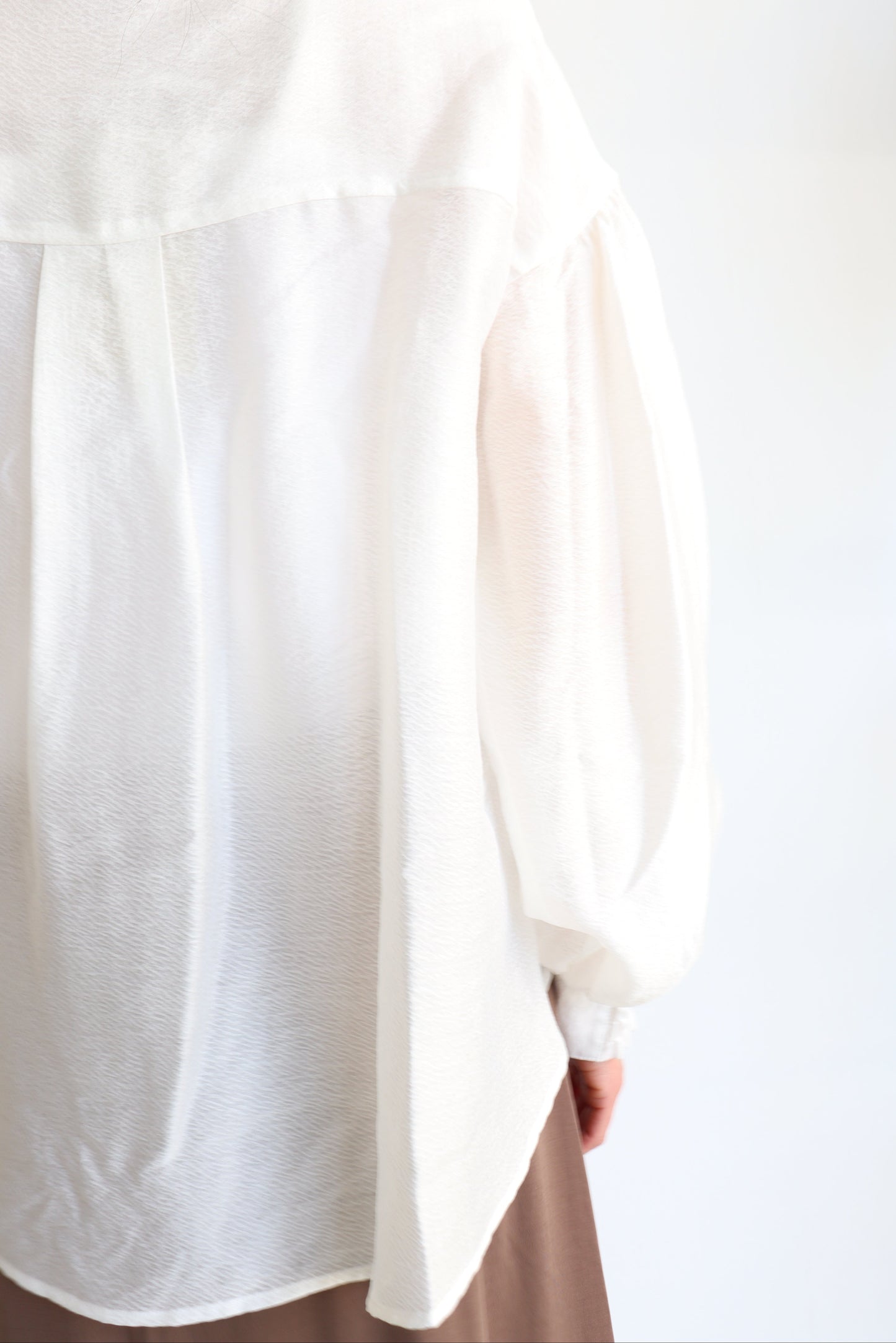 【ACUTA】 シアージャガードタックブラウス