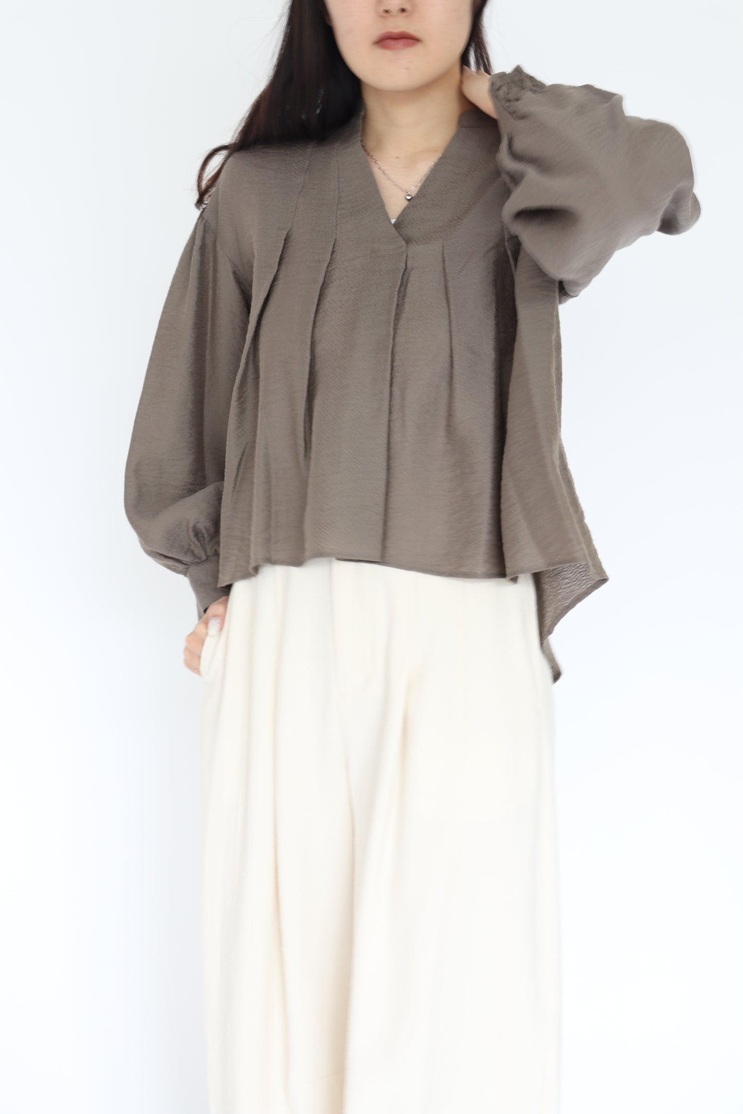 【ACUTA】 シアージャガードタックブラウス