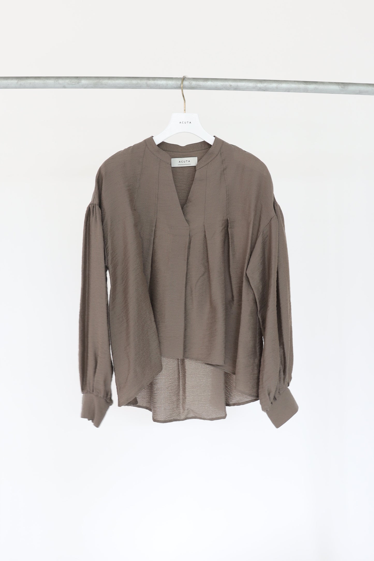 【ACUTA】 シアージャガードタックブラウス
