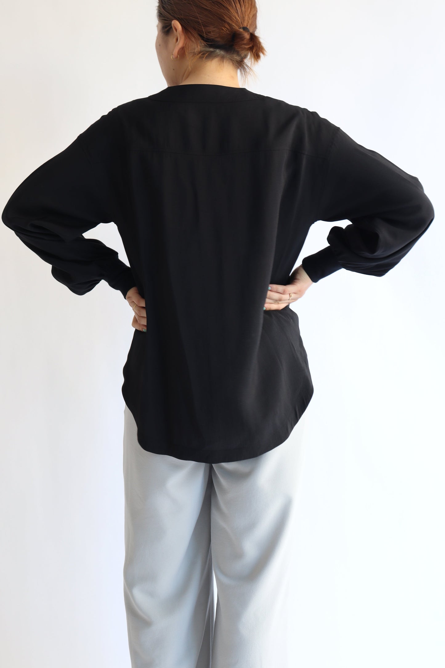 【ACUTA】 ノーカラーブルゾン風シャツ